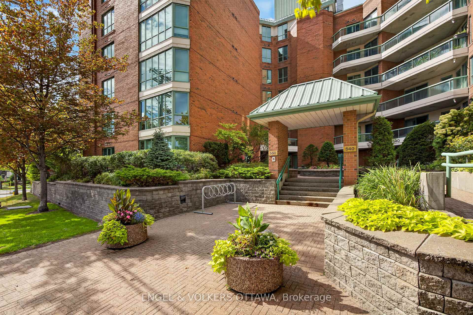 Photo of Unit 204, 550 Cambridge Street S