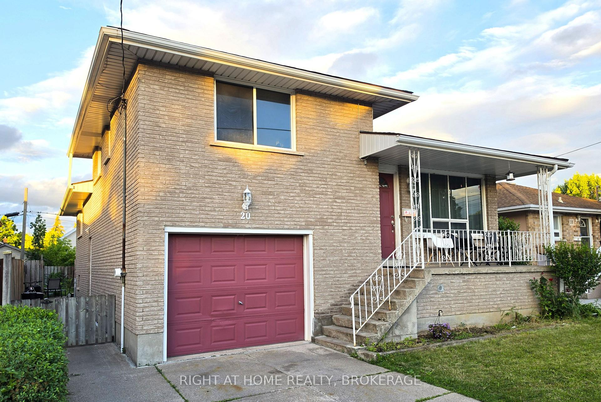 Photo 12 of 20 Augusta Avenue, St. Catharines, Facer — HOMEH
