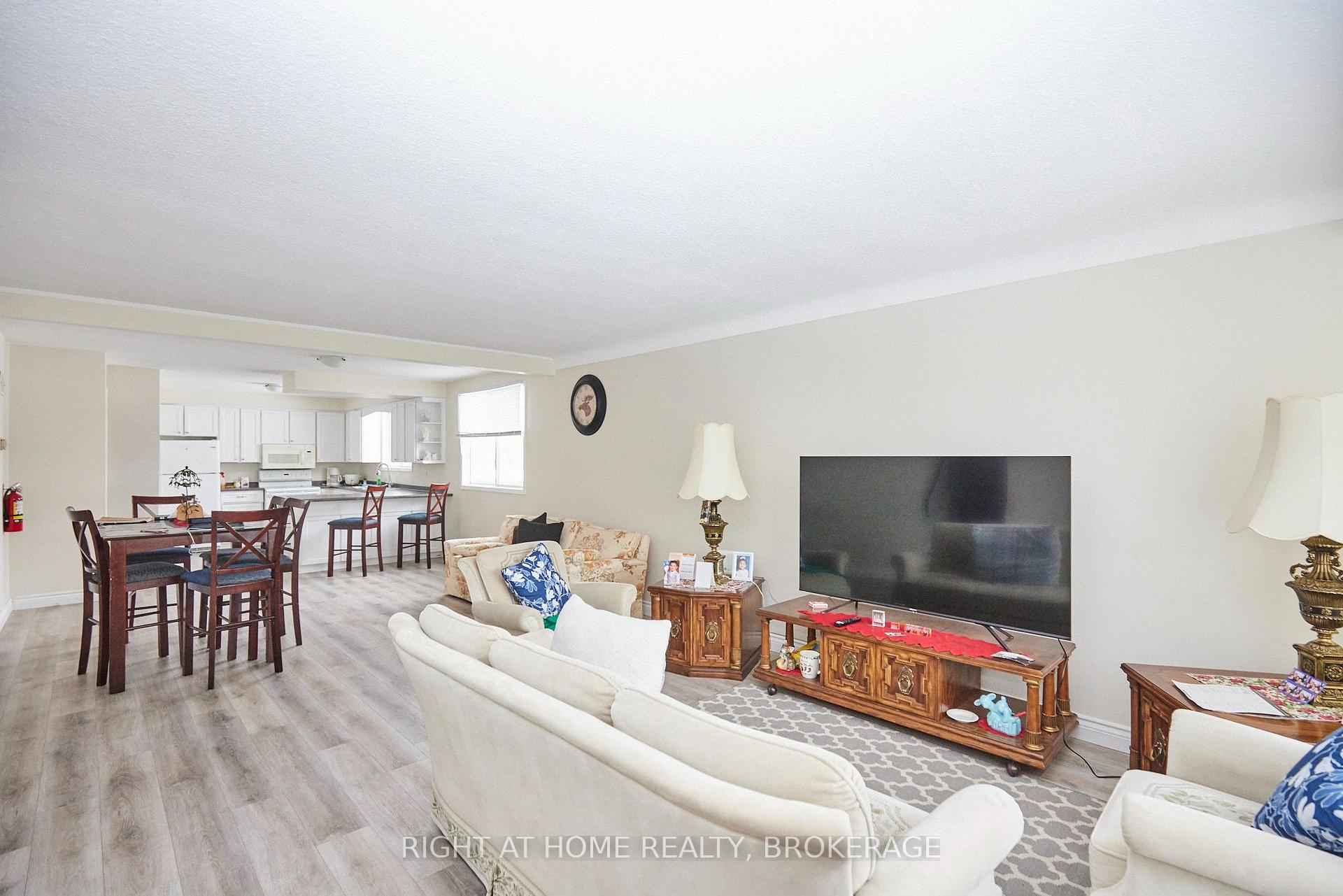Photo 14 of 20 Augusta Avenue, St. Catharines, Facer — HOMEH
