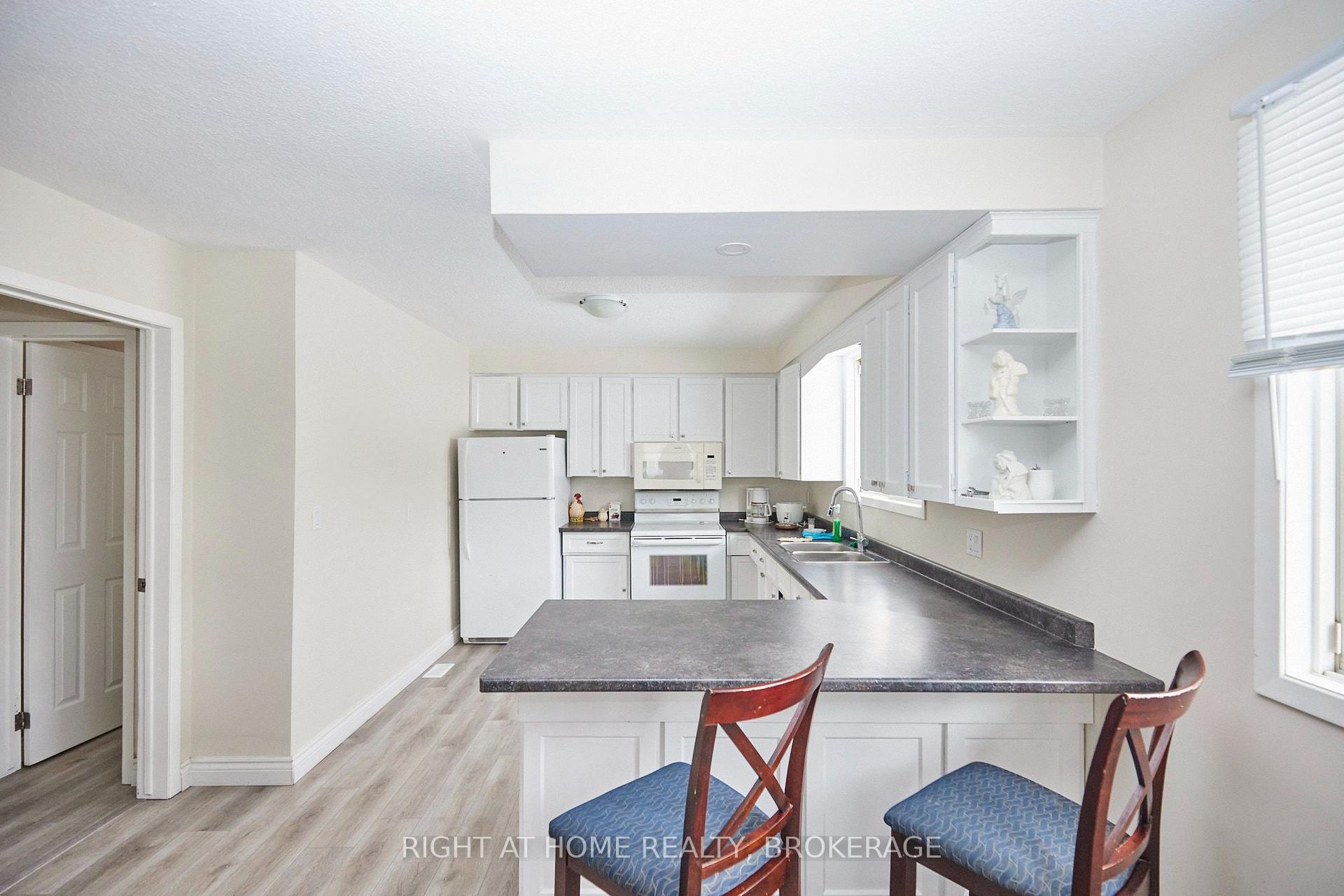 Photo 17 of 20 Augusta Avenue, St. Catharines, Facer — HOMEH