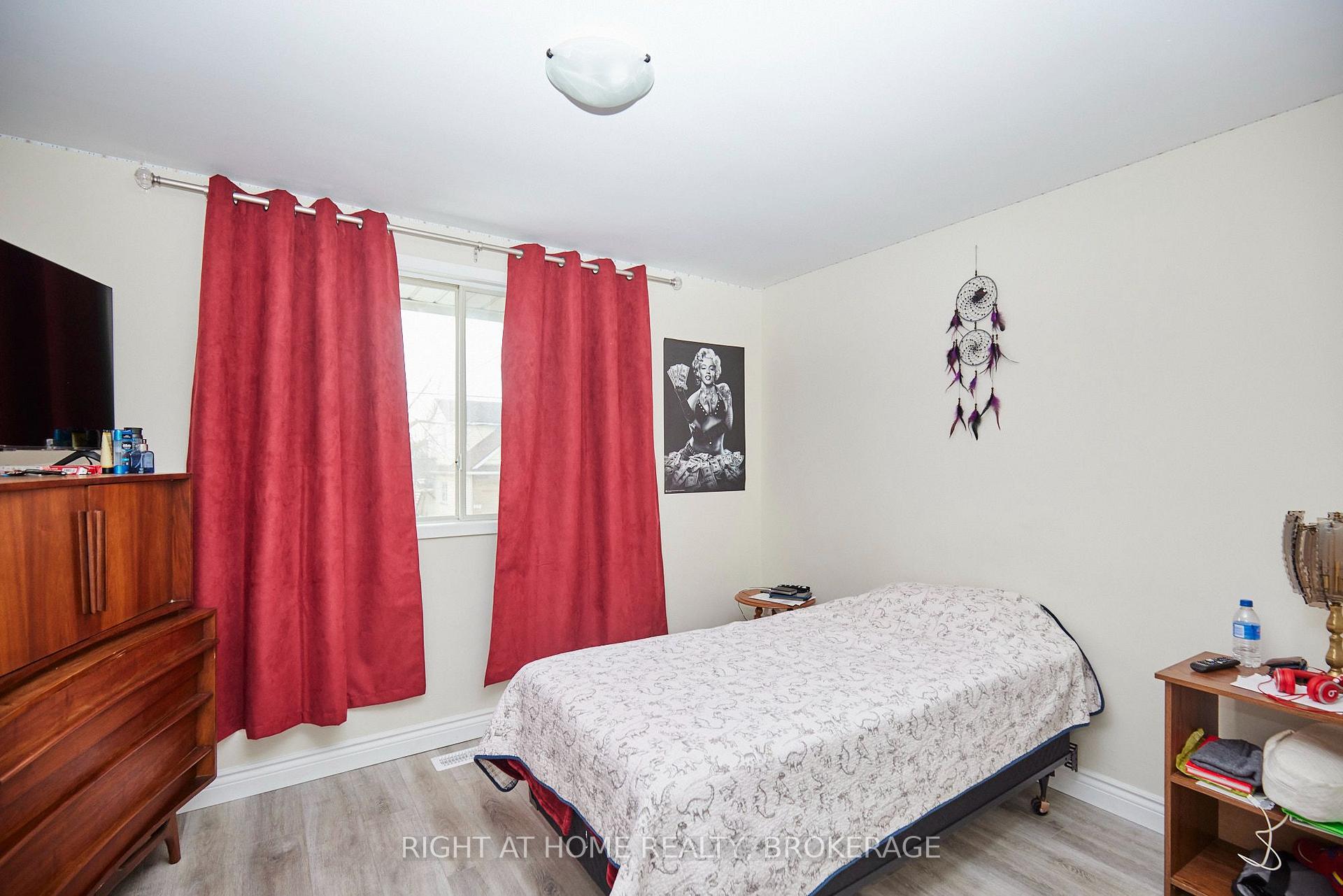 Photo 21 of 20 Augusta Avenue, St. Catharines, Facer — HOMEH