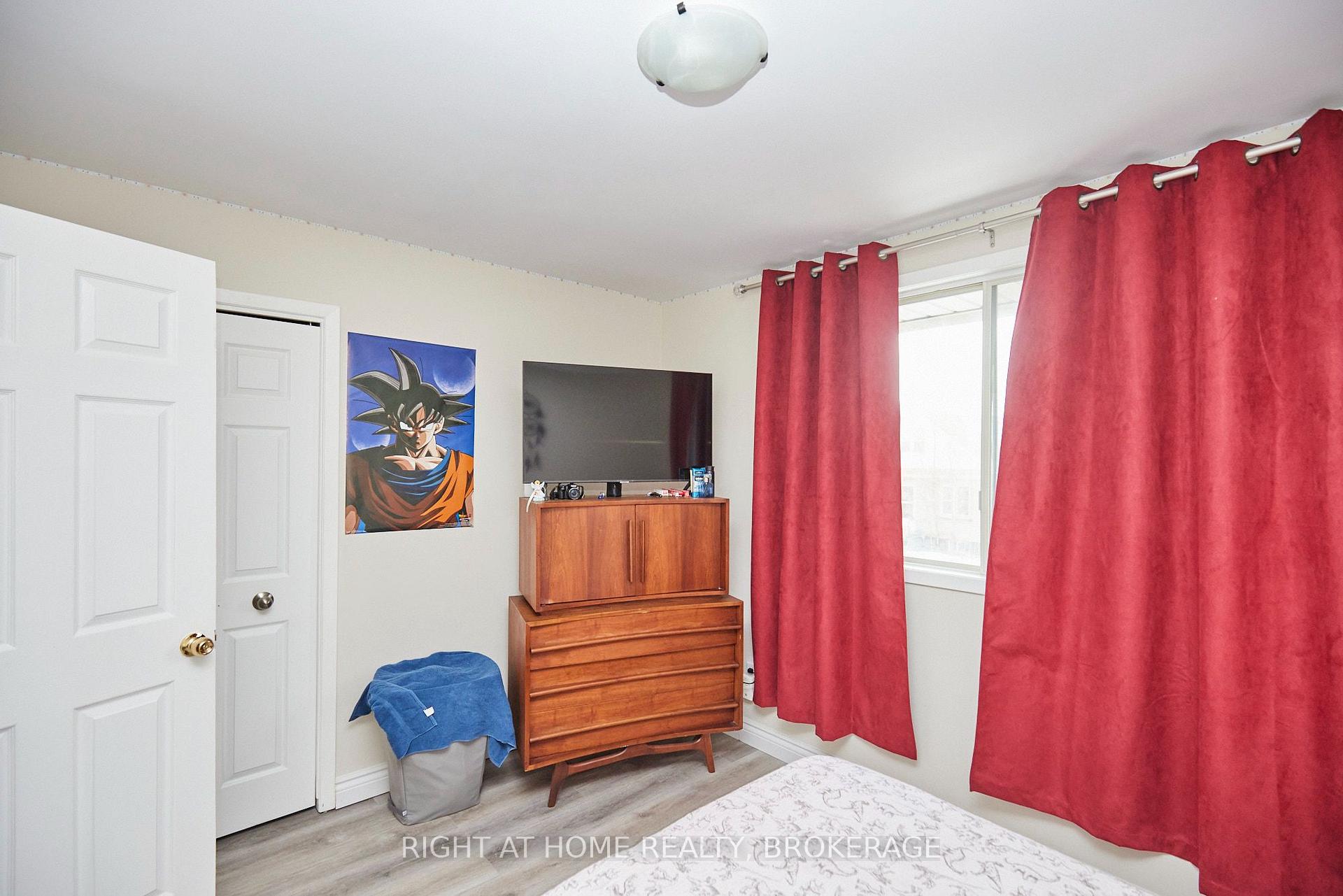 Photo 23 of 20 Augusta Avenue, St. Catharines, Facer — HOMEH