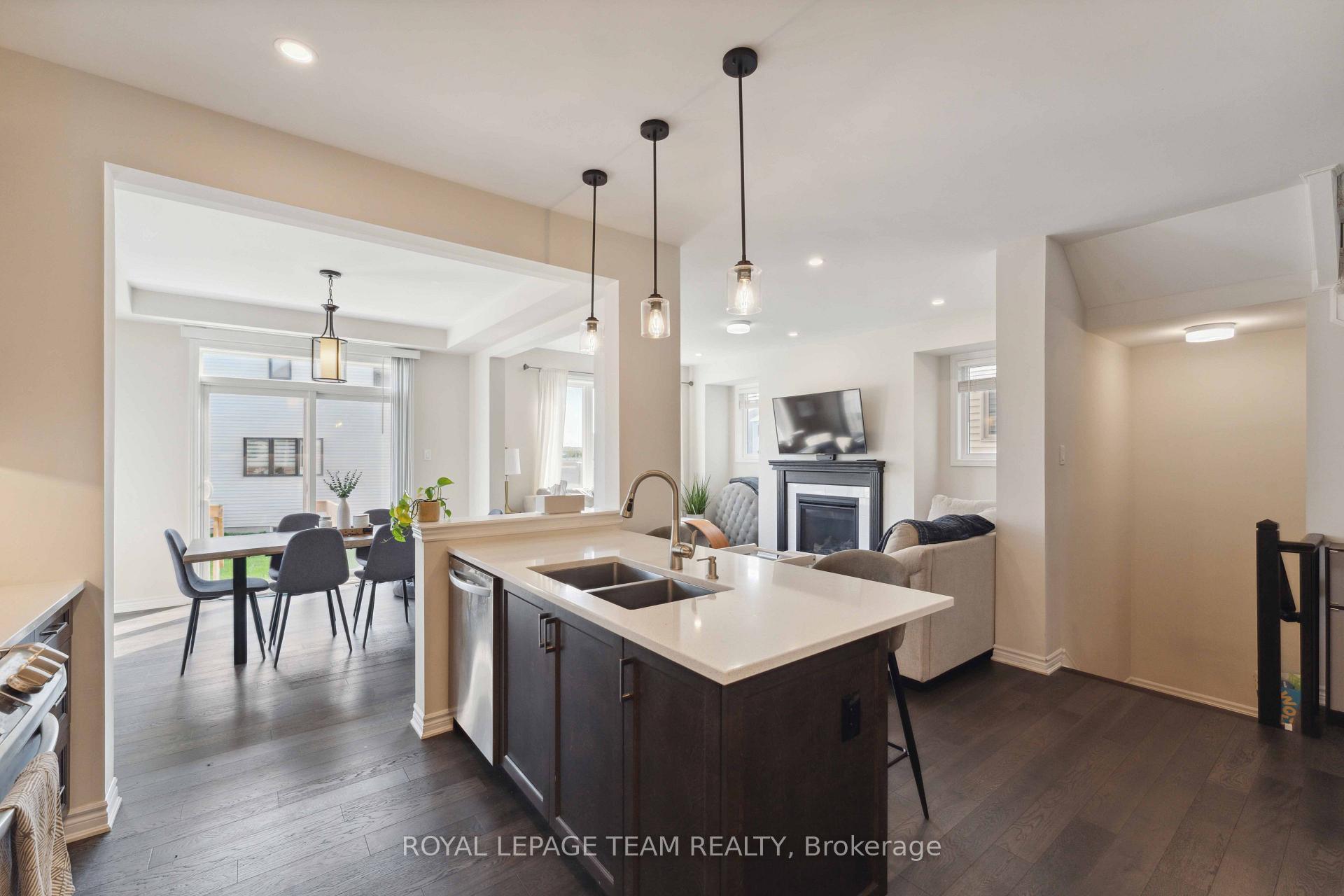 Photo 7 of 740 Brittanic Road, Ottawa, Kanata - Emerald Meadows/Trailwest — HOMEH