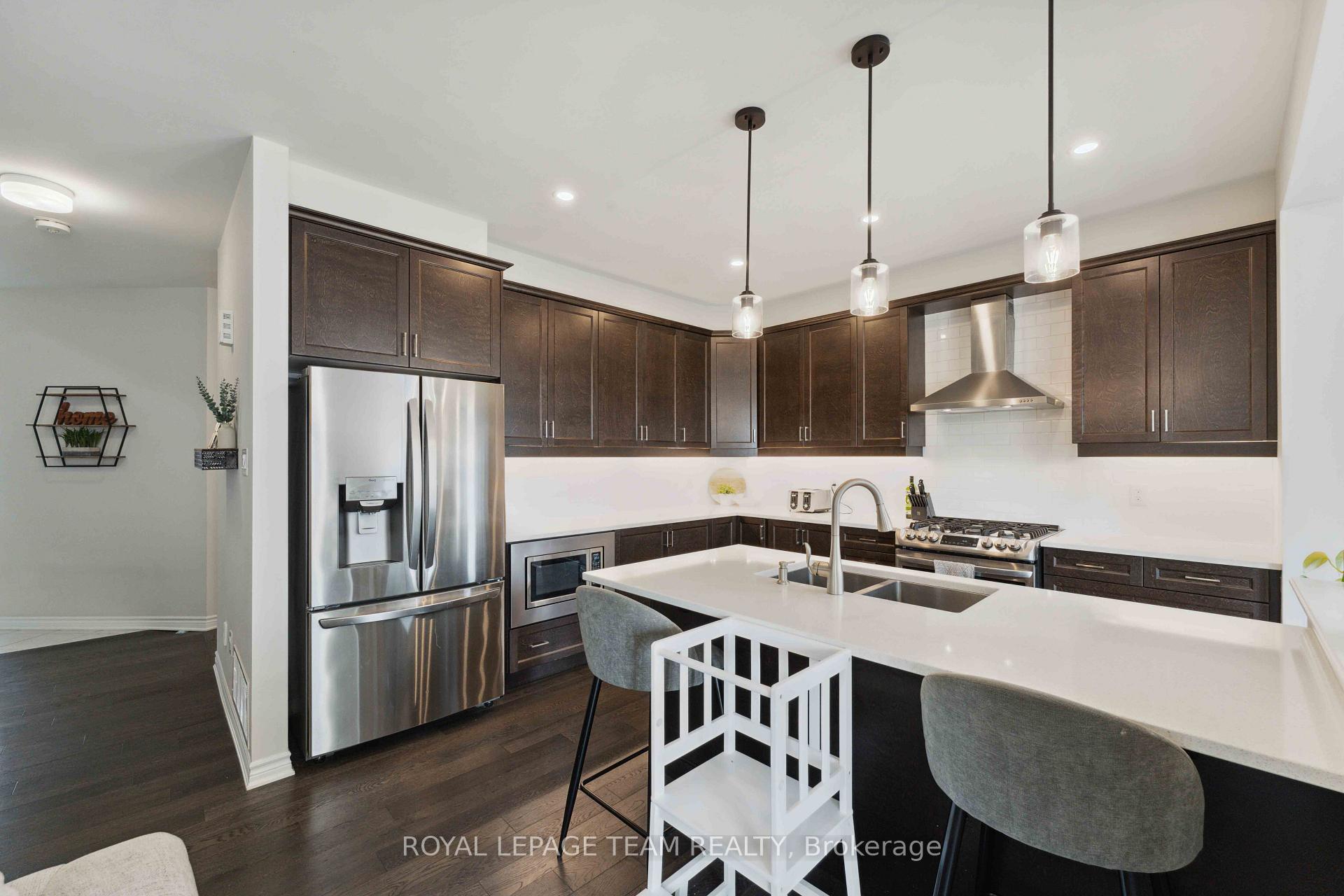 Photo 9 of 740 Brittanic Road, Ottawa, Kanata - Emerald Meadows/Trailwest — HOMEH