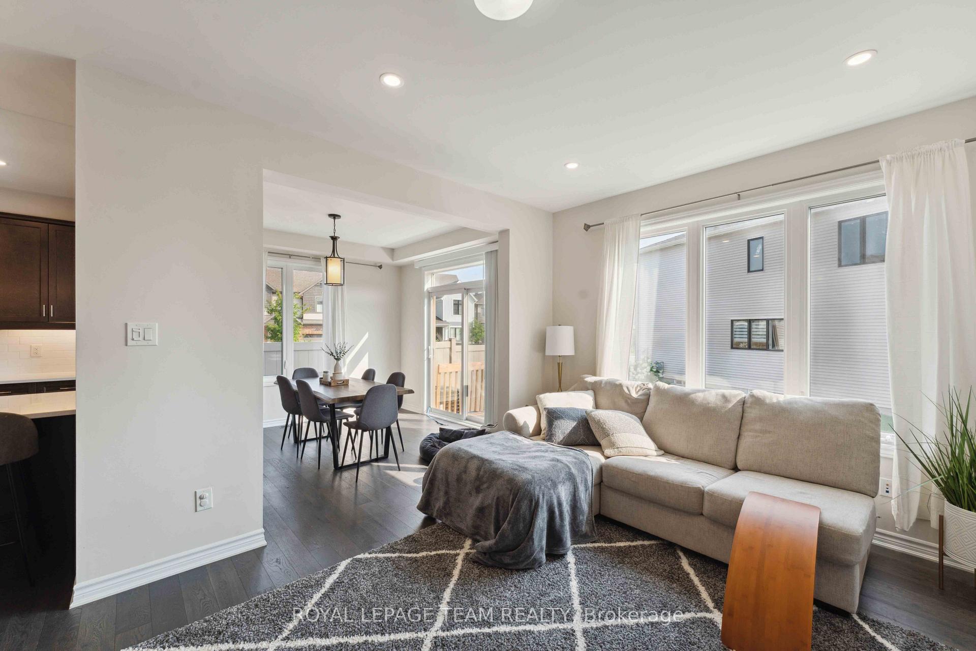 Photo 10 of 740 Brittanic Road, Ottawa, Kanata - Emerald Meadows/Trailwest — HOMEH