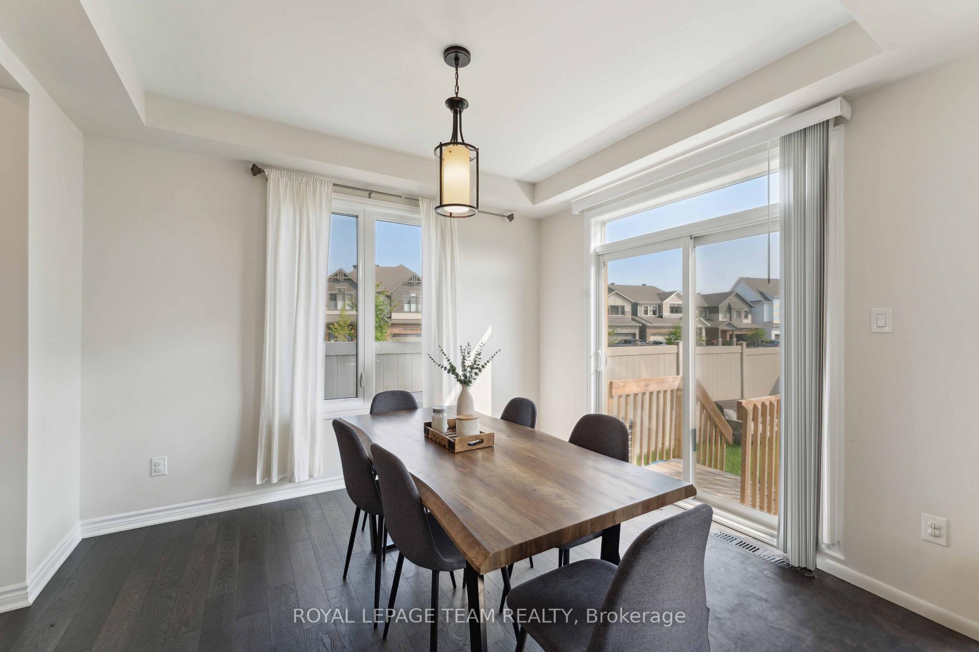 Photo 11 of 740 Brittanic Road, Ottawa, Kanata - Emerald Meadows/Trailwest — HOMEH