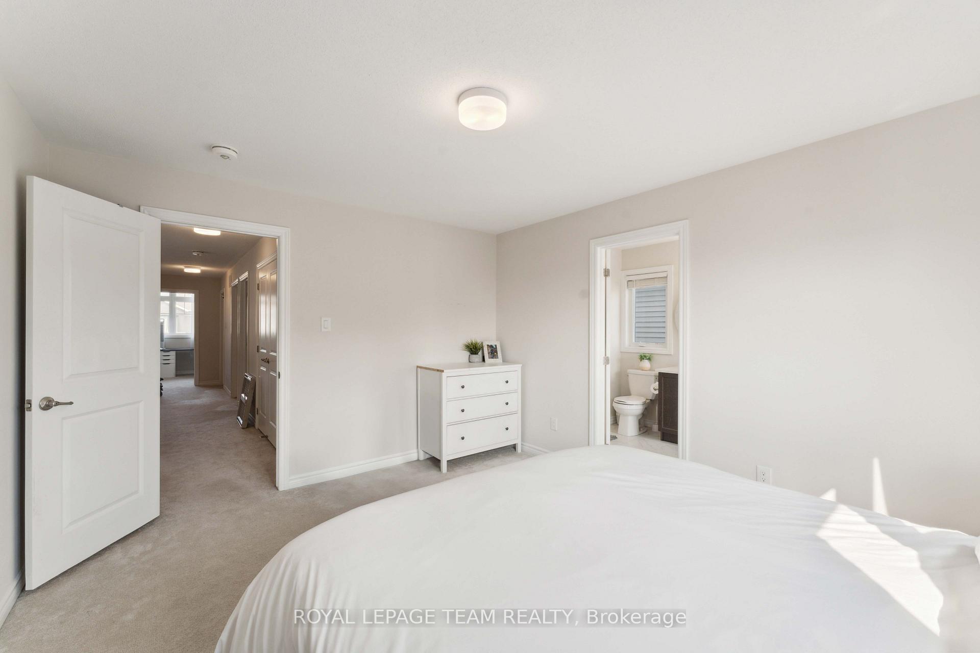 Photo 16 of 740 Brittanic Road, Ottawa, Kanata - Emerald Meadows/Trailwest — HOMEH