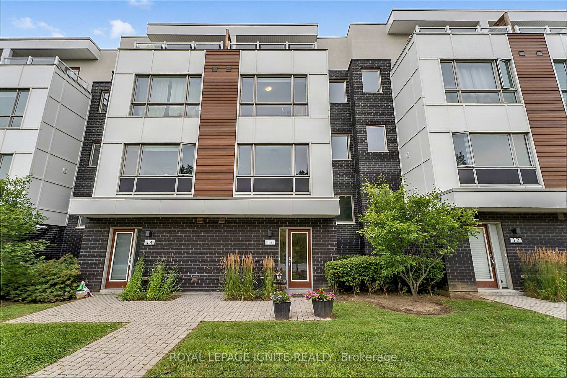 Photo of Unit 13, 1870 Altona Road