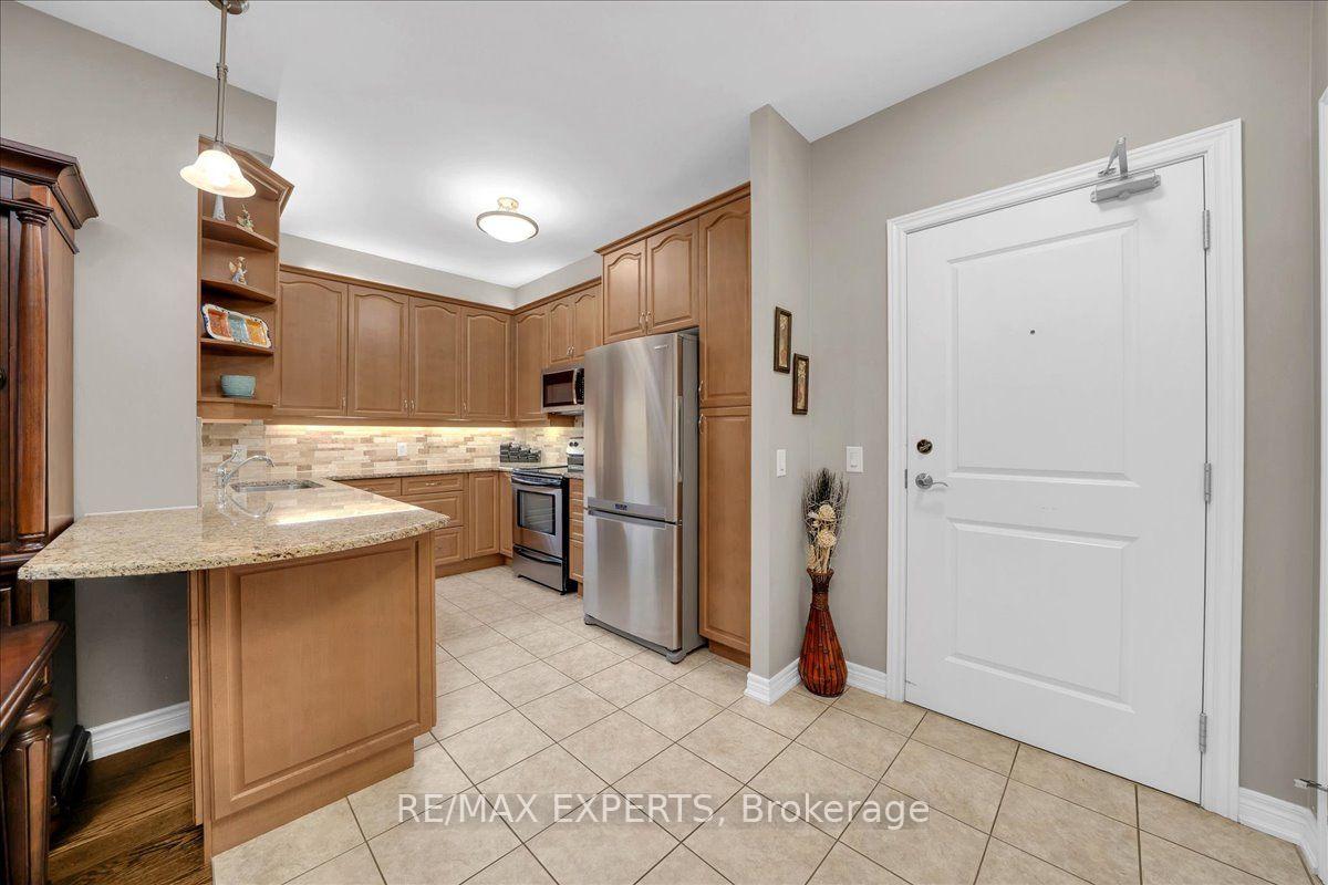 Photo 8 of Unit 313, 60 Ann Street, Caledon, Bolton West — HOMEH