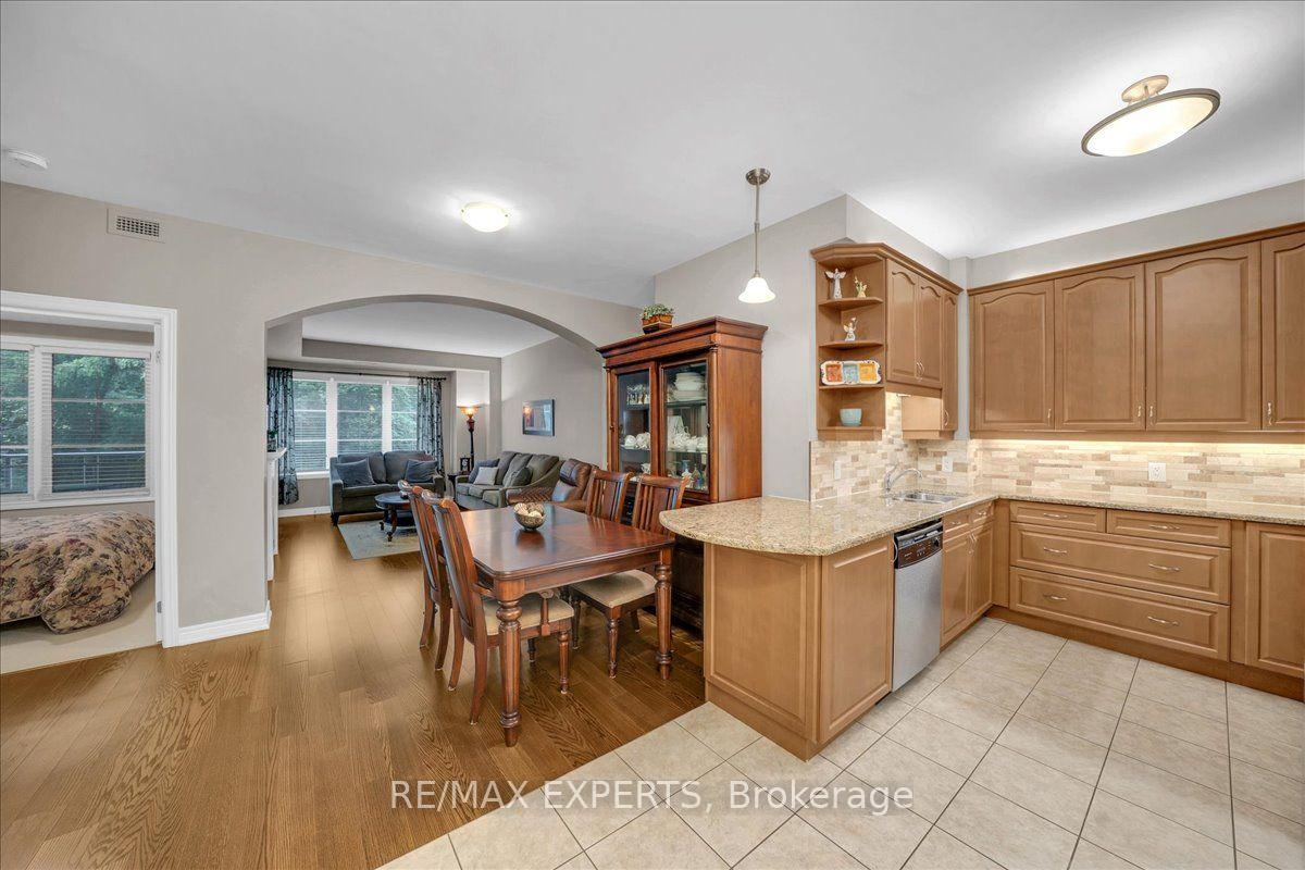 Photo 9 of Unit 313, 60 Ann Street, Caledon, Bolton West — HOMEH