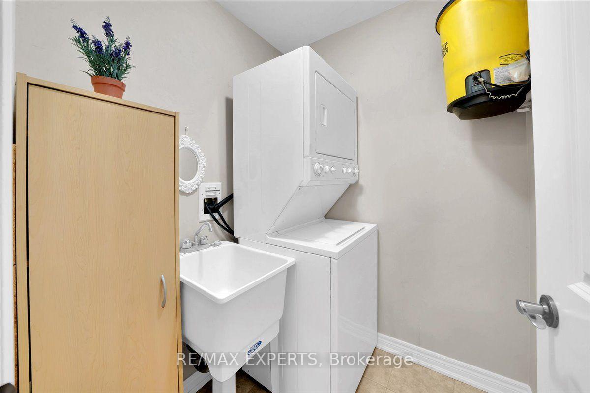 Photo 13 of Unit 313, 60 Ann Street, Caledon, Bolton West — HOMEH