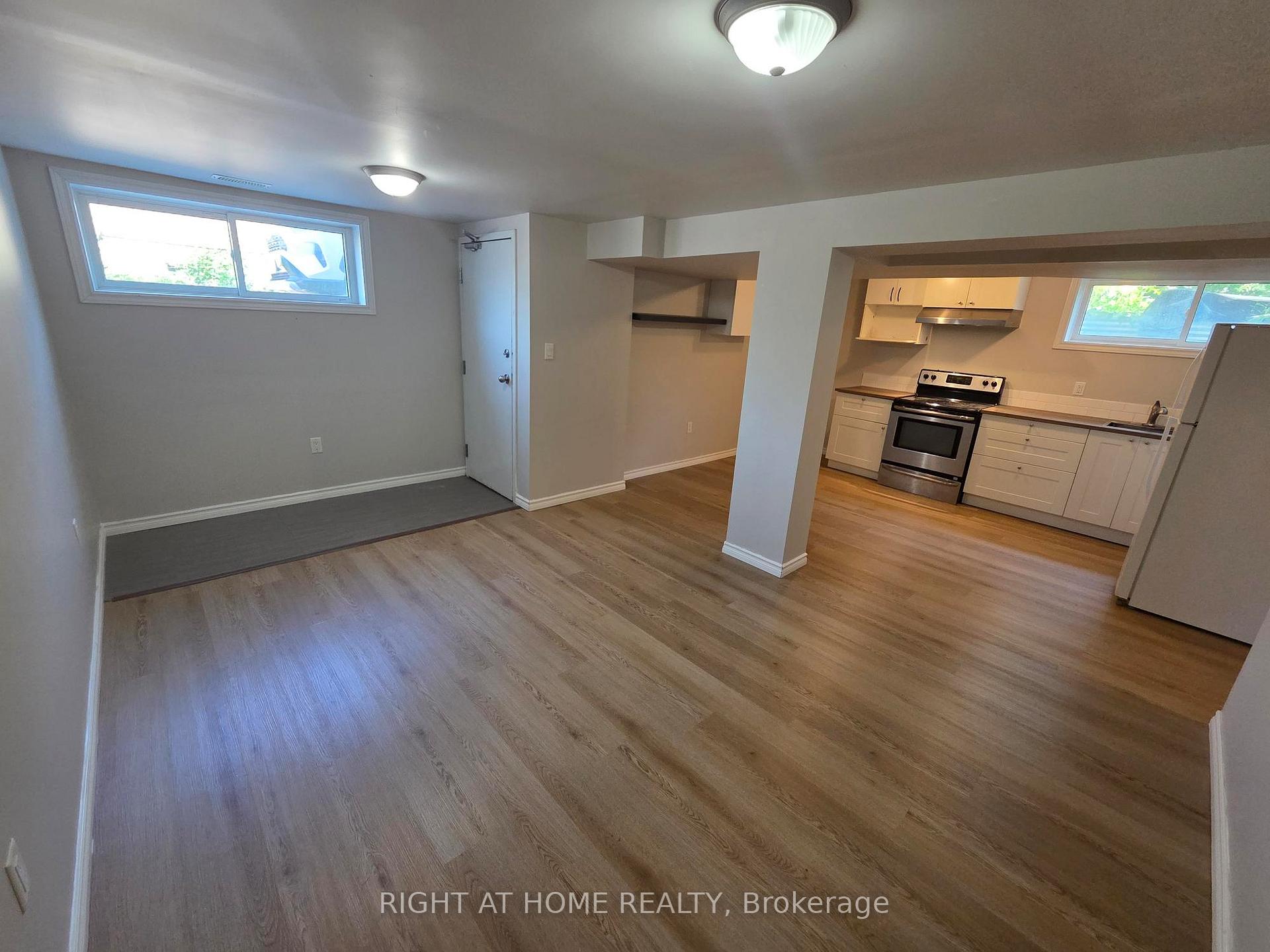 Photo 6 of Unit Lower, 35 Oak Street, Barrie, Wellington — HOMEH