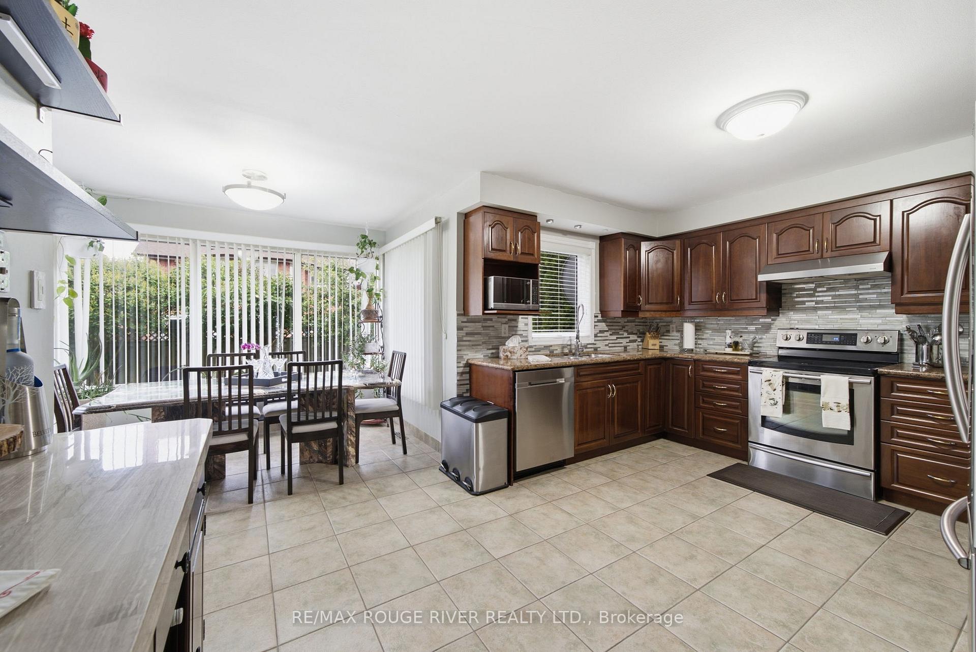 Photo 7 of 561 Cattail Court, Pickering, Woodlands — HOMEH
