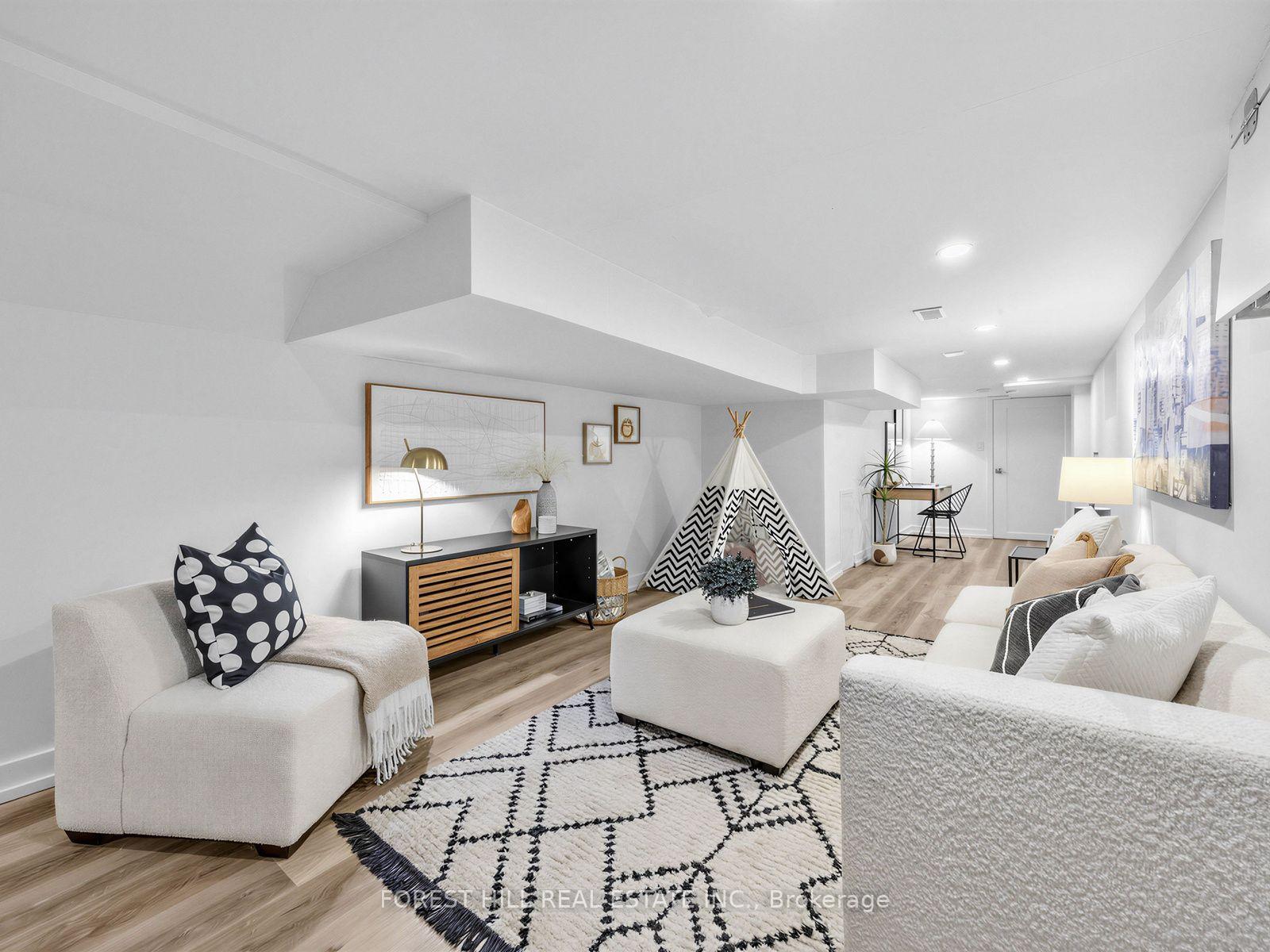 Photo 19 of 2375 Gerrard Street E, Toronto, East End-Danforth — HOMEH