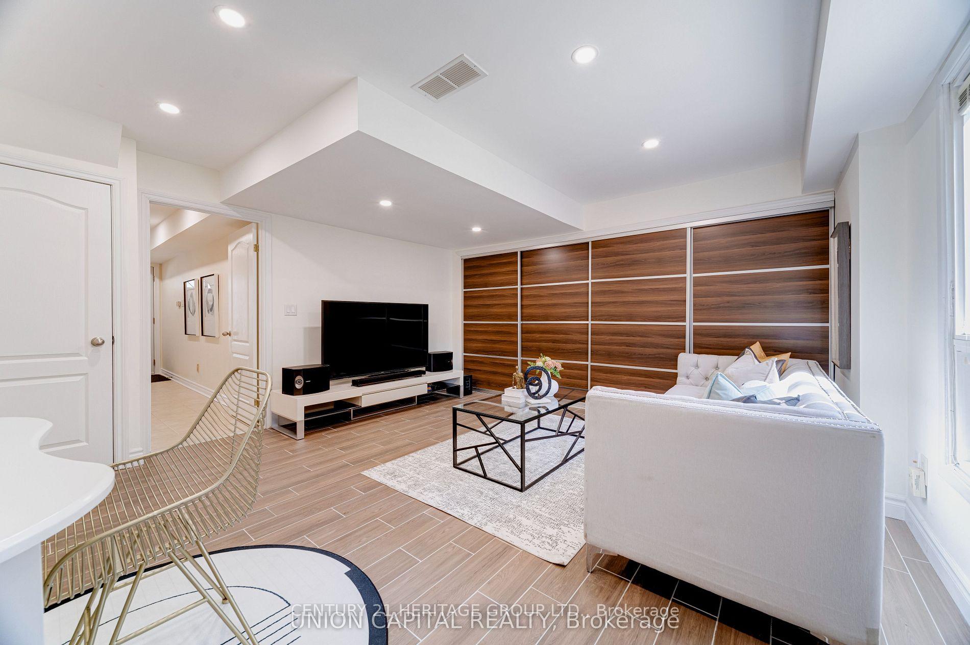Photo 4 of Unit 56, 43 Purple Sageway, North York, Hillcrest Village — HOMEH