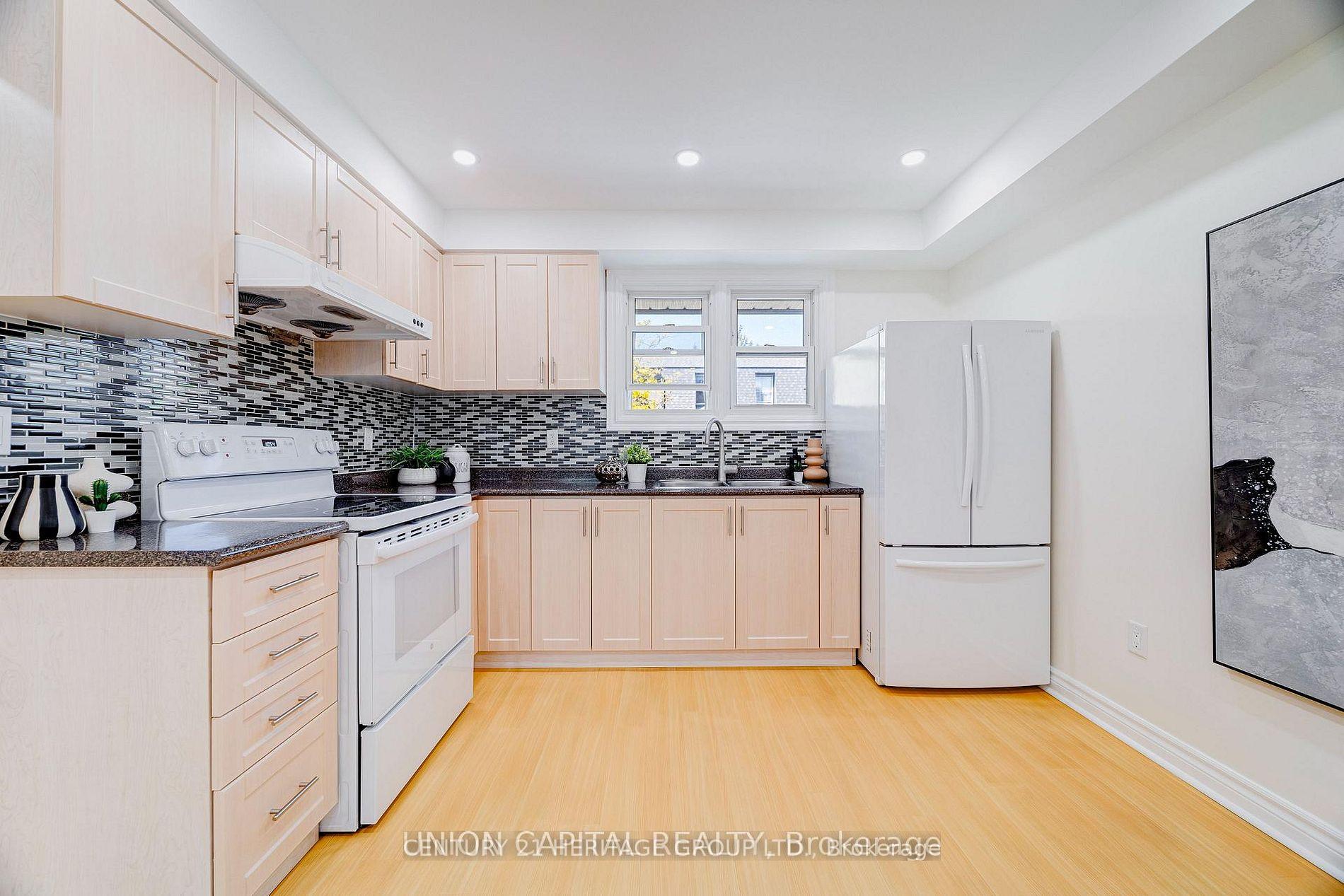 Photo 11 of Unit 56, 43 Purple Sageway, North York, Hillcrest Village — HOMEH