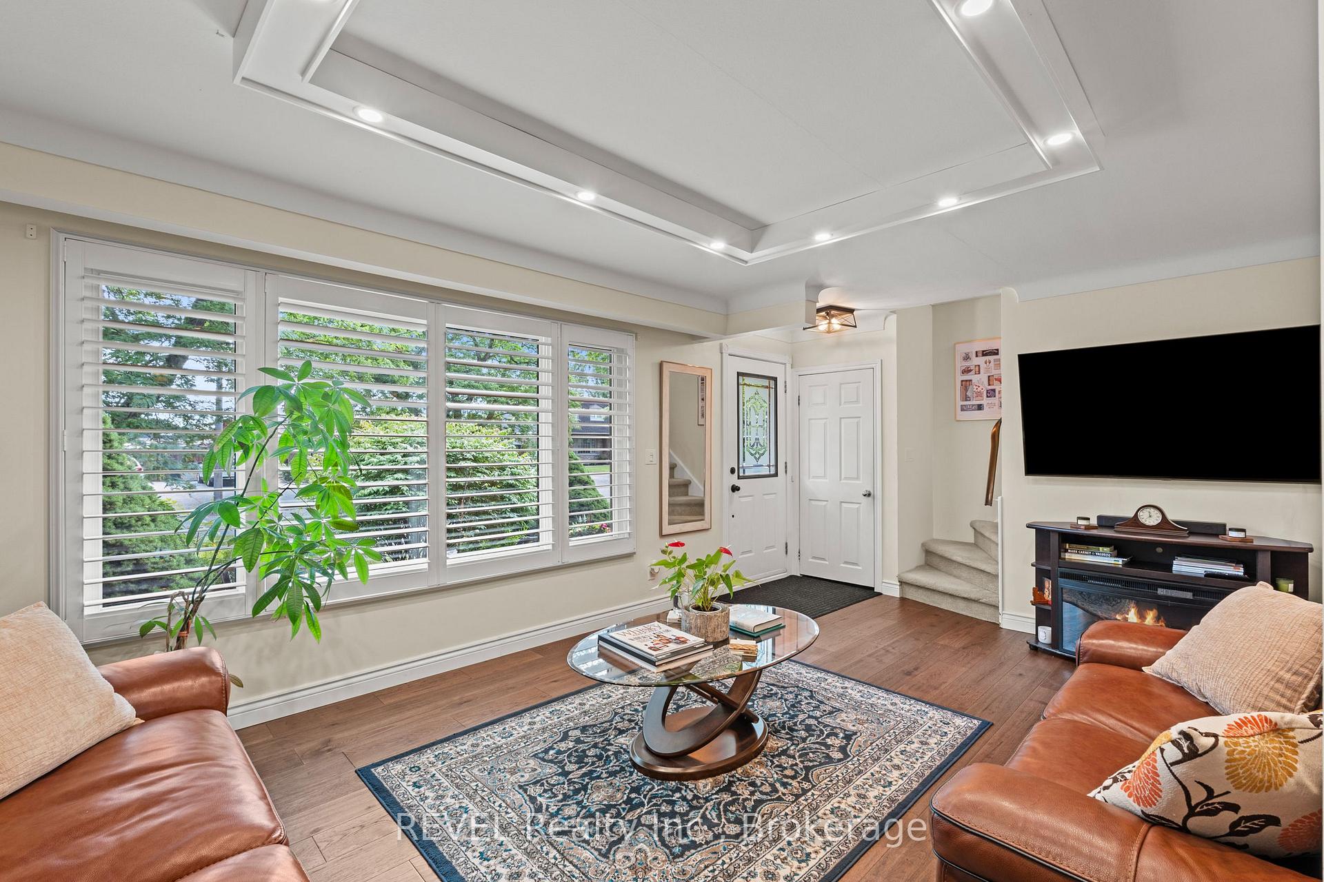 Photo 4 of 28 Black Knight Road, St. Catharines, Lakeport — HOMEH