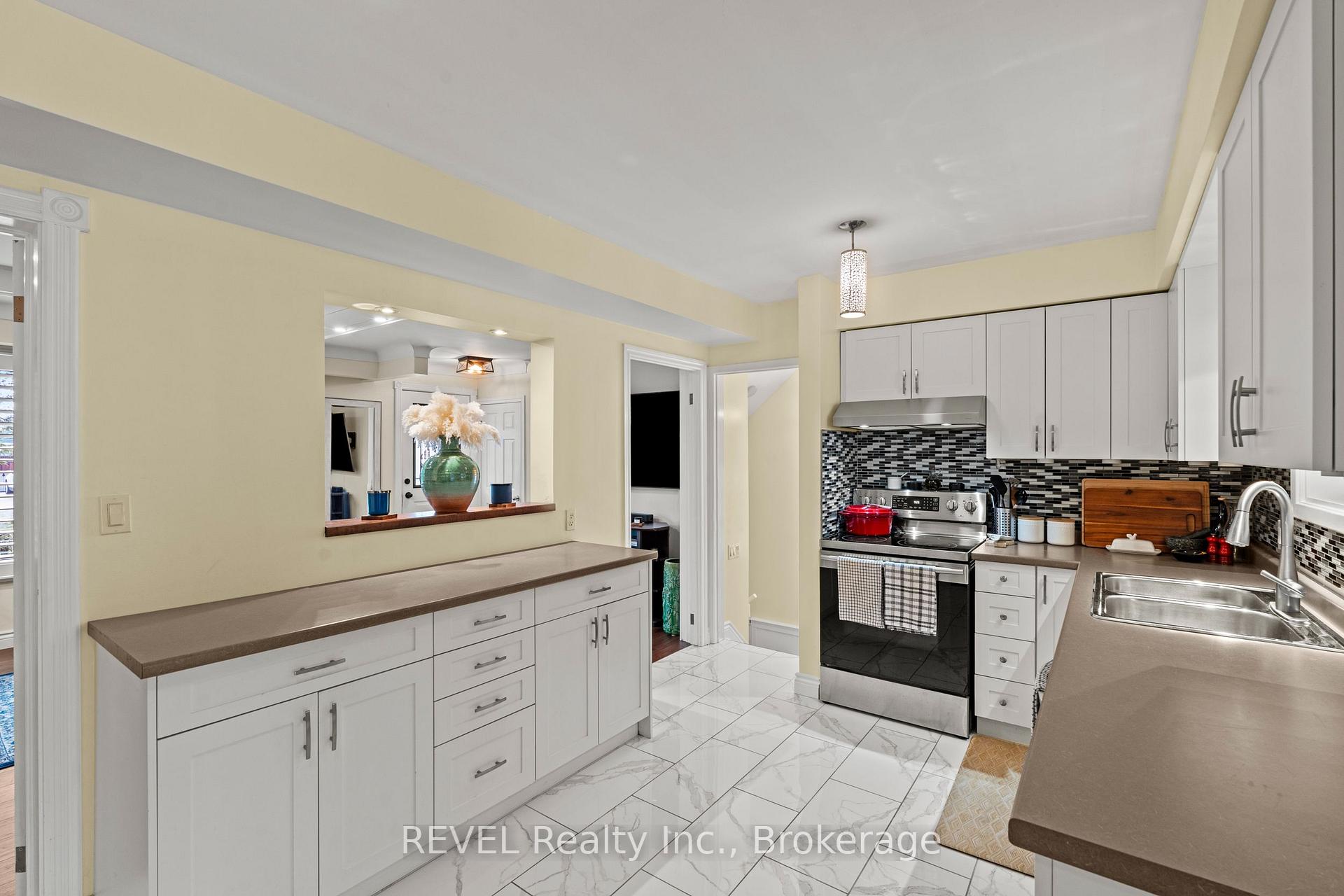 Photo 7 of 28 Black Knight Road, St. Catharines, Lakeport — HOMEH