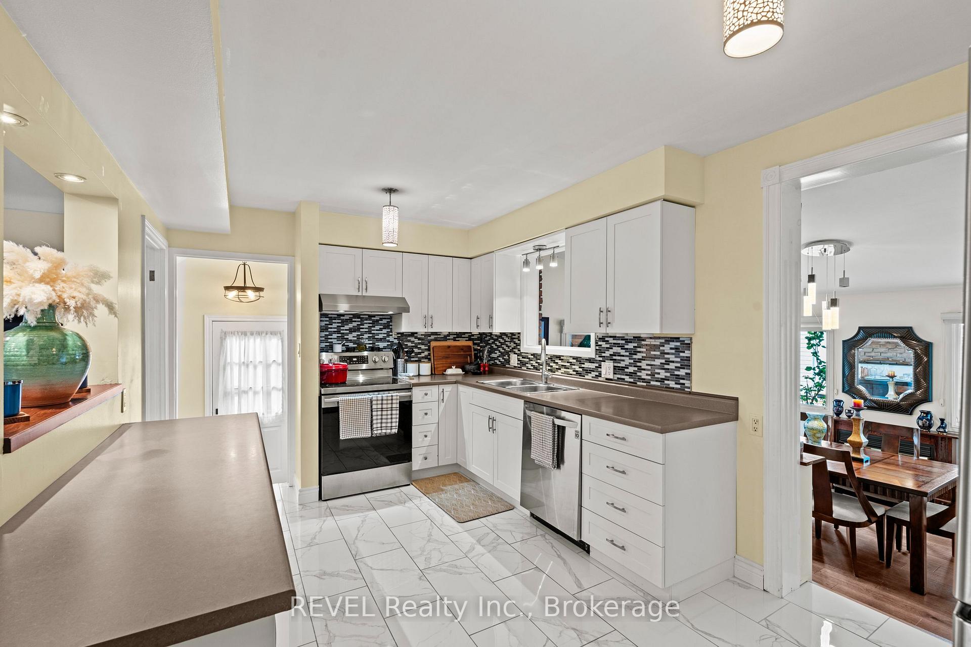 Photo 9 of 28 Black Knight Road, St. Catharines, Lakeport — HOMEH