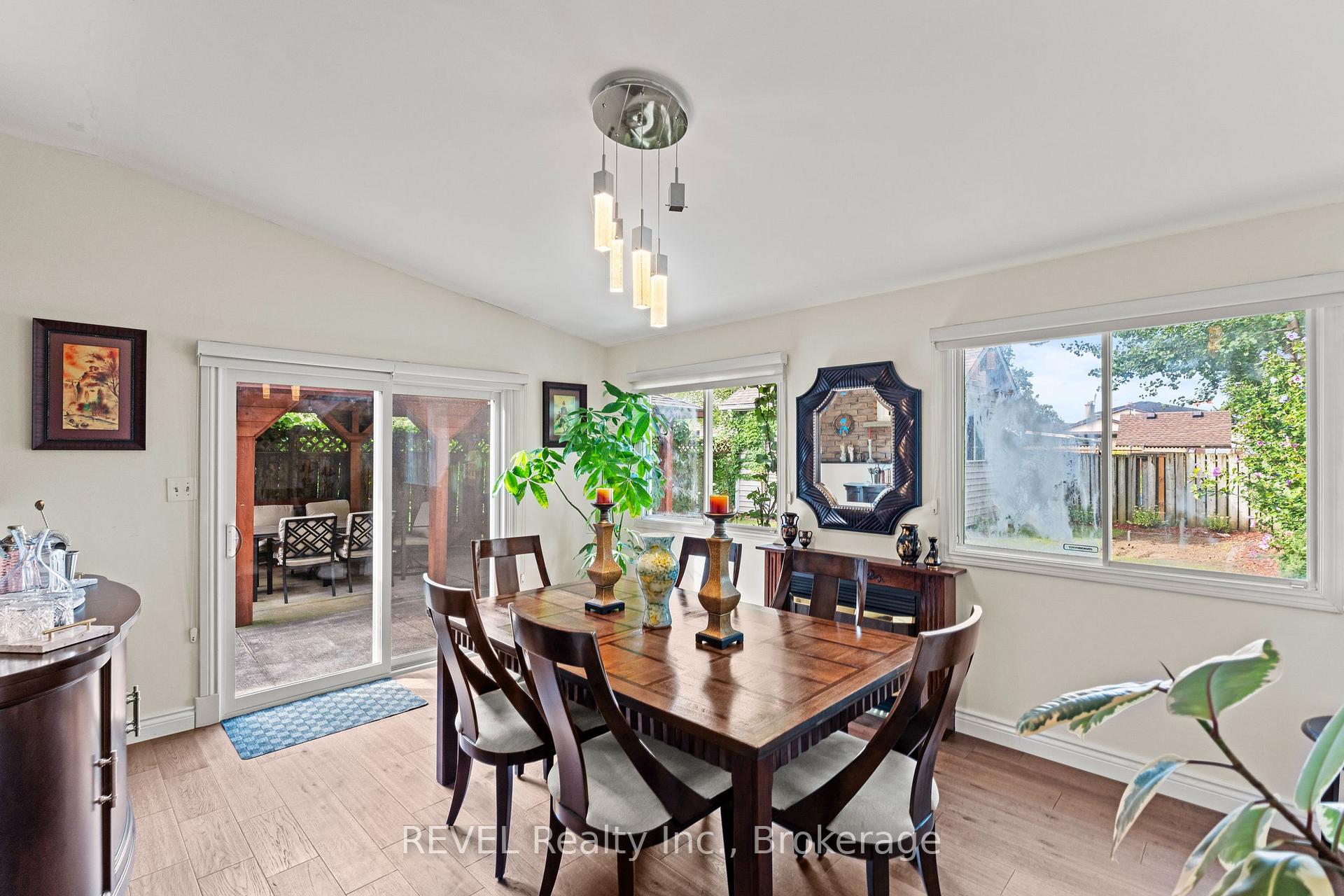 Photo 11 of 28 Black Knight Road, St. Catharines, Lakeport — HOMEH