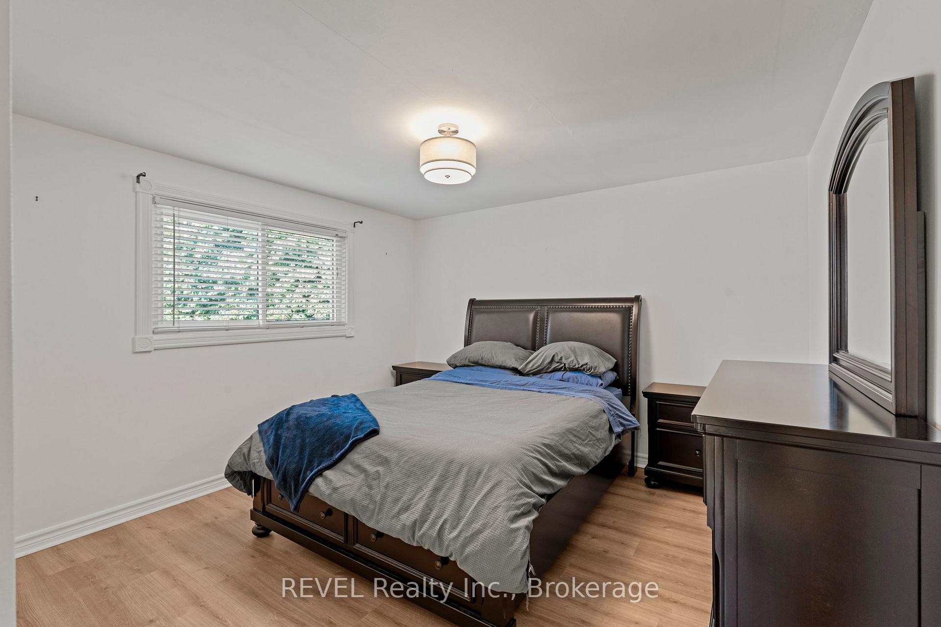 Photo 15 of 28 Black Knight Road, St. Catharines, Lakeport — HOMEH