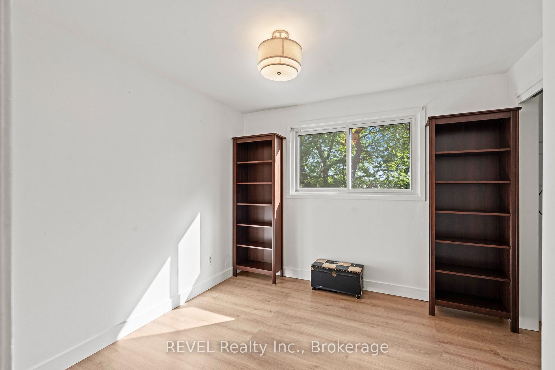 Photo 19 of 28 Black Knight Road, St. Catharines, Lakeport — HOMEH