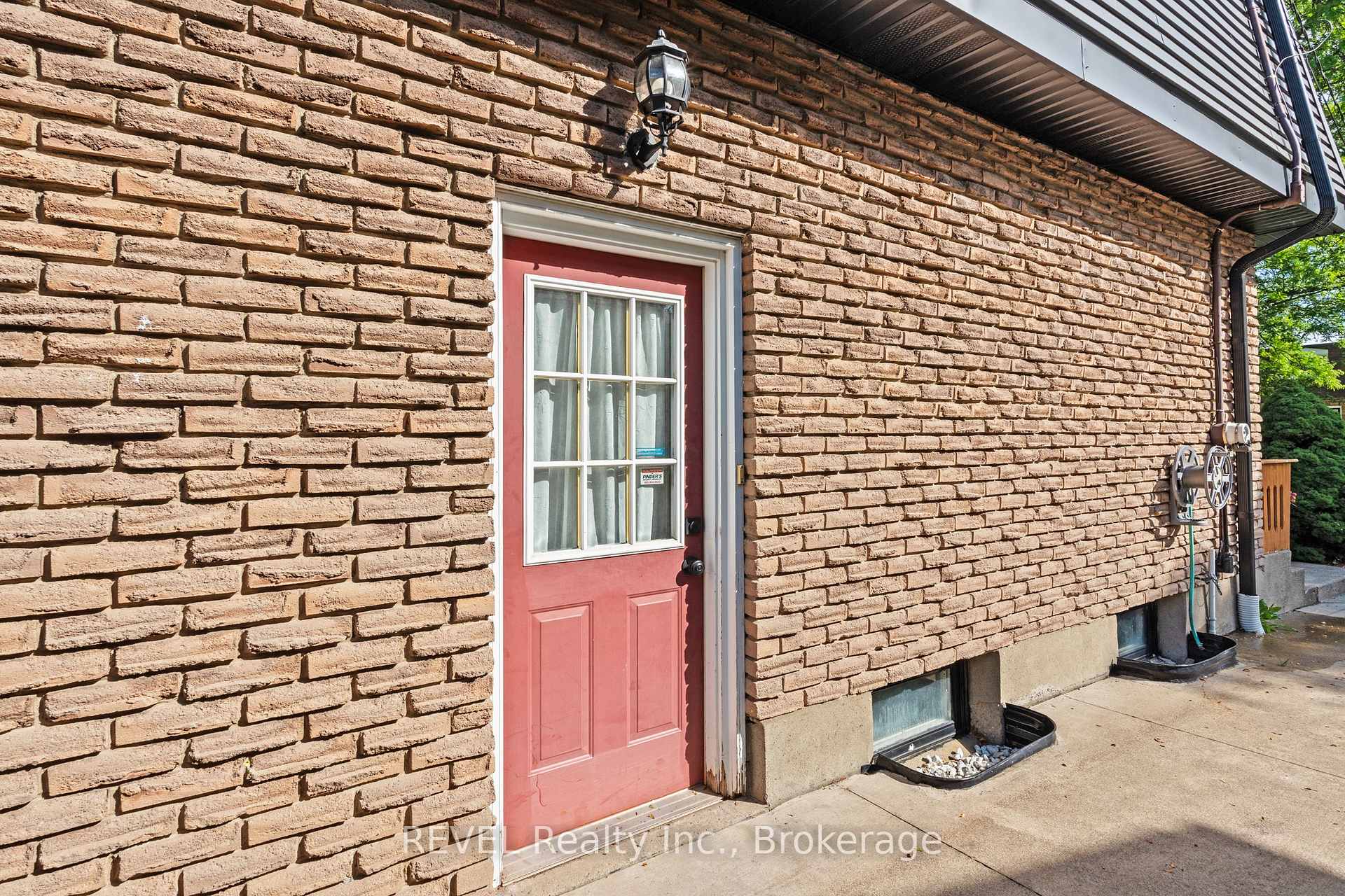 Photo 26 of 28 Black Knight Road, St. Catharines, Lakeport — HOMEH