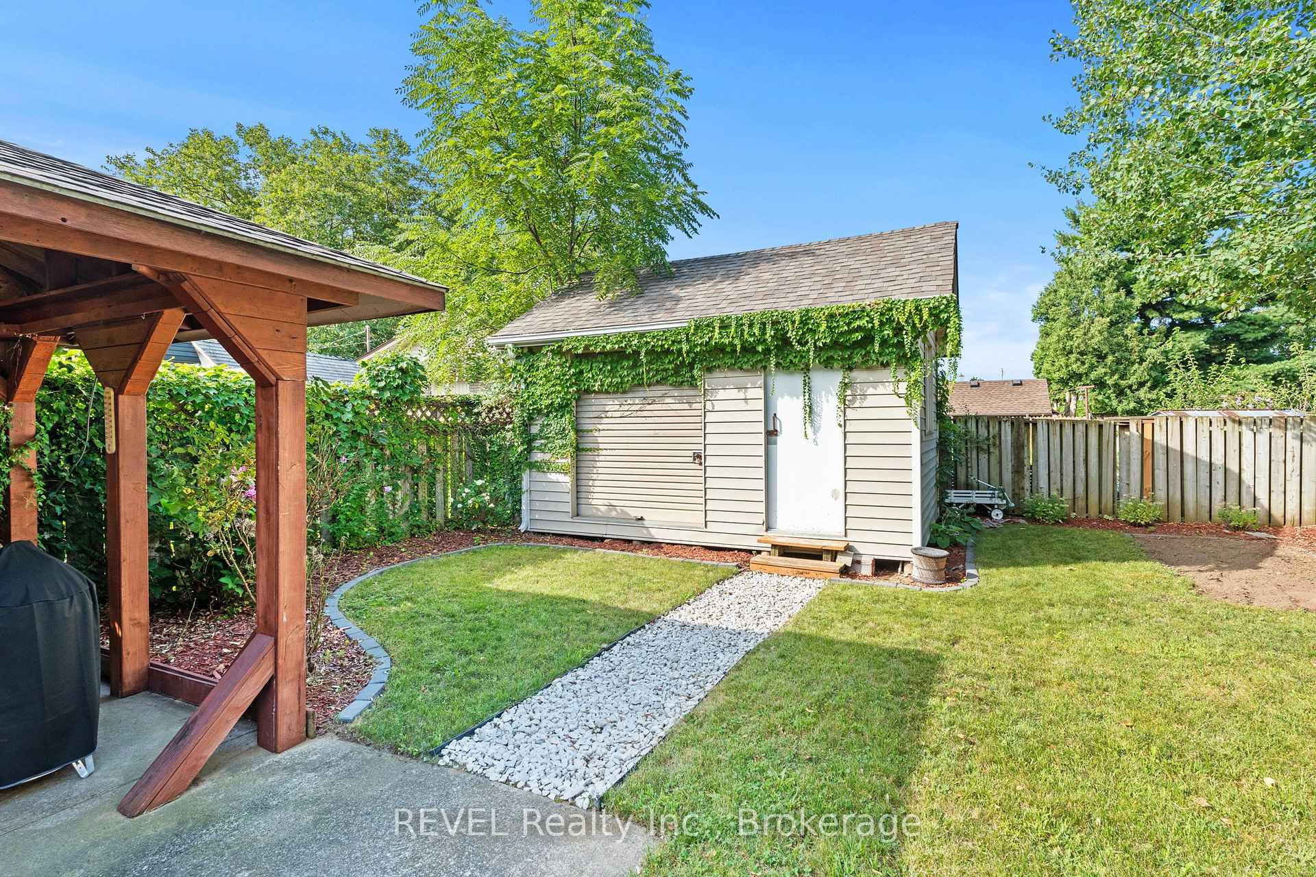 Photo 30 of 28 Black Knight Road, St. Catharines, Lakeport — HOMEH