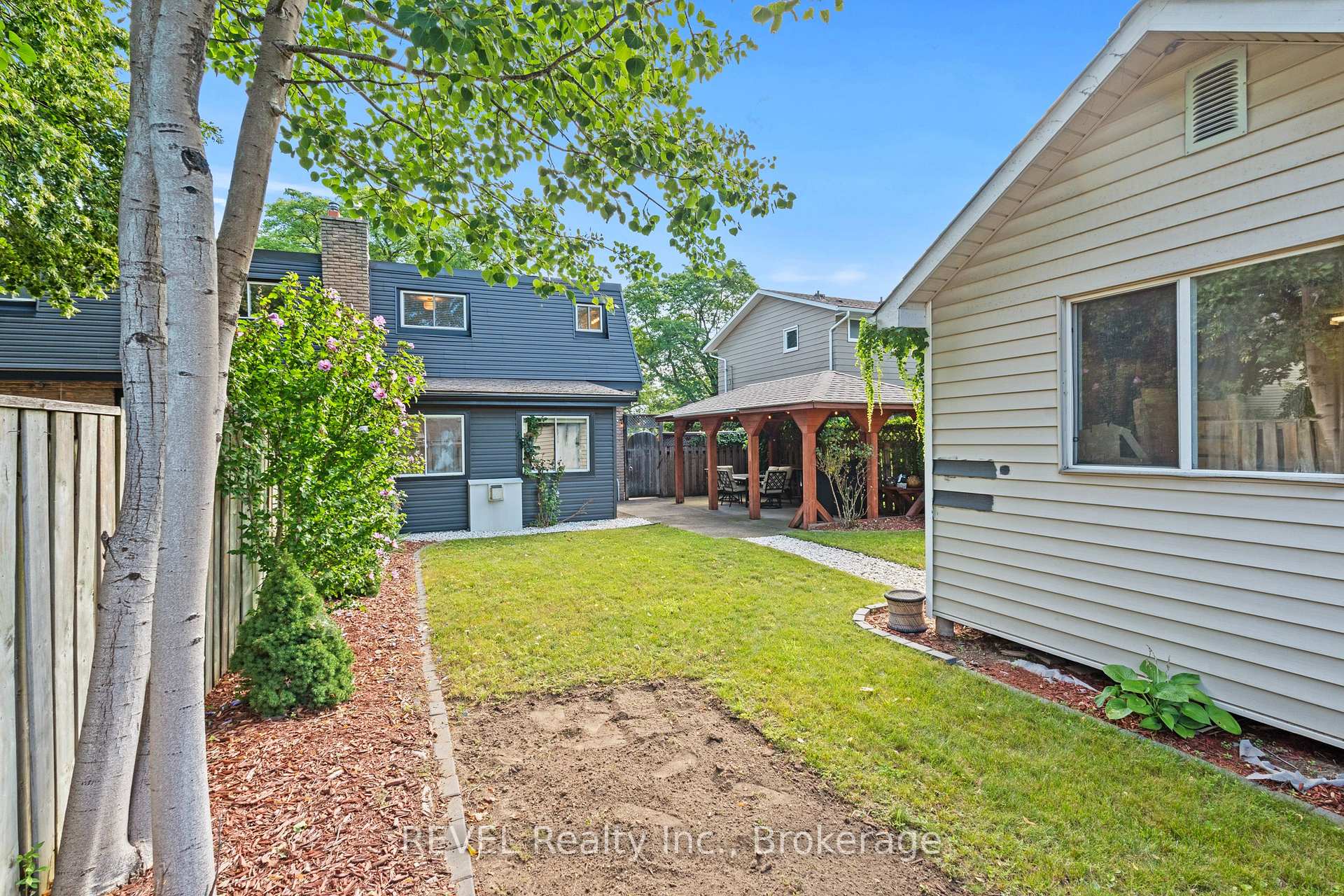 Photo 33 of 28 Black Knight Road, St. Catharines, Lakeport — HOMEH