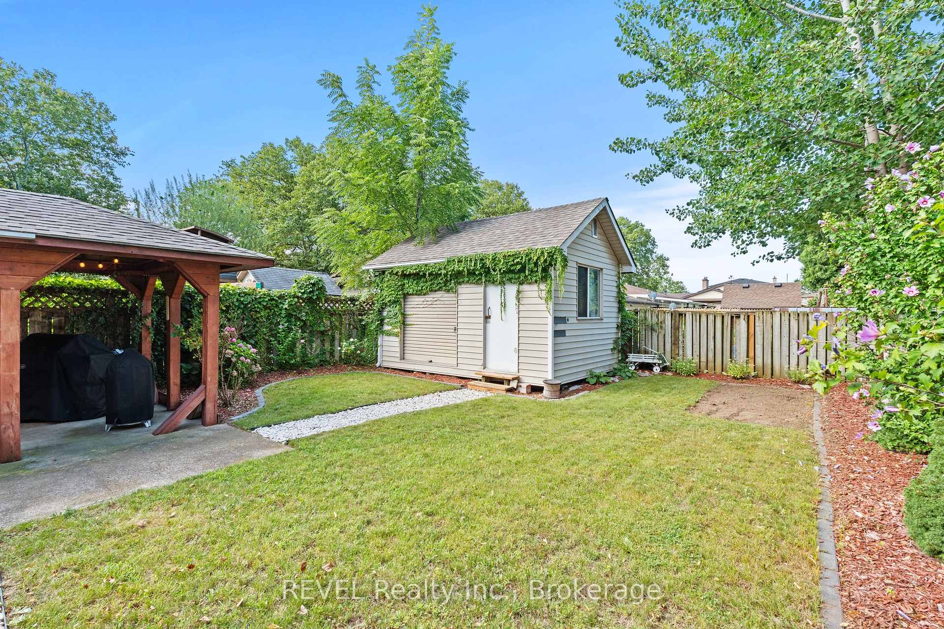 Photo 34 of 28 Black Knight Road, St. Catharines, Lakeport — HOMEH