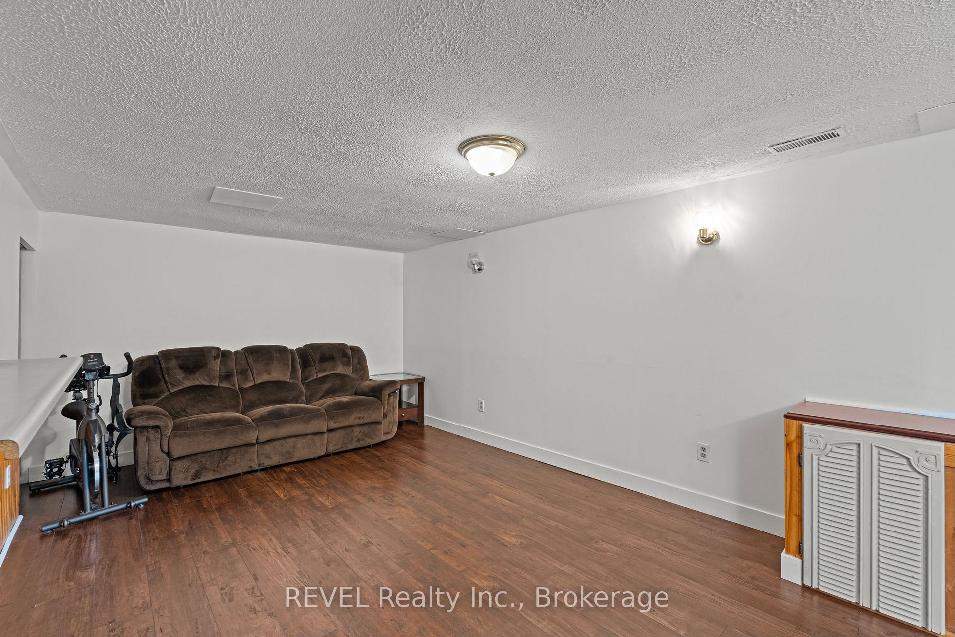 Photo 40 of 28 Black Knight Road, St. Catharines, Lakeport — HOMEH