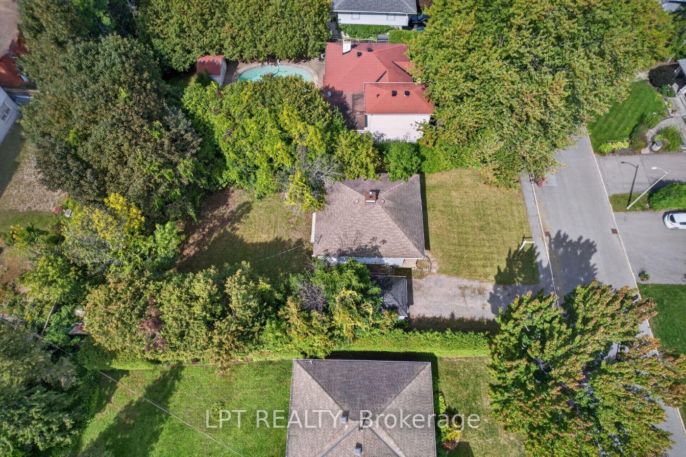Photo 6 of 868 Mountainview Avenue, Ottawa, Whitehaven — HOMEH