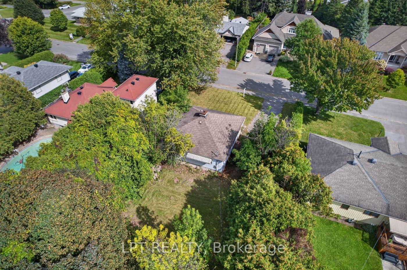 Photo 7 of 868 Mountainview Avenue, Ottawa, Whitehaven — HOMEH