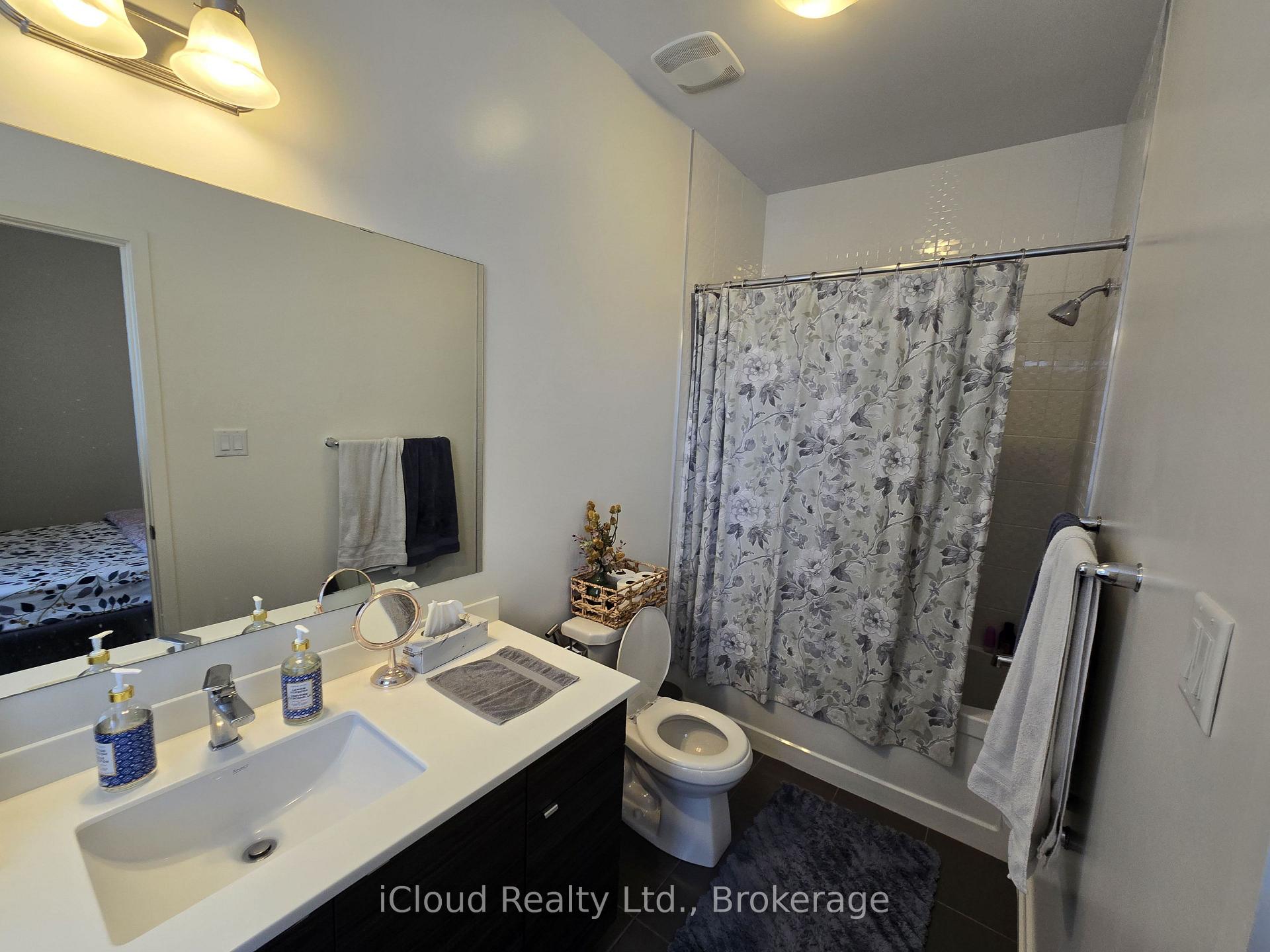 Photo 6 of 168 Squire Crescent, Oakville, Rural Oakville — HOMEH