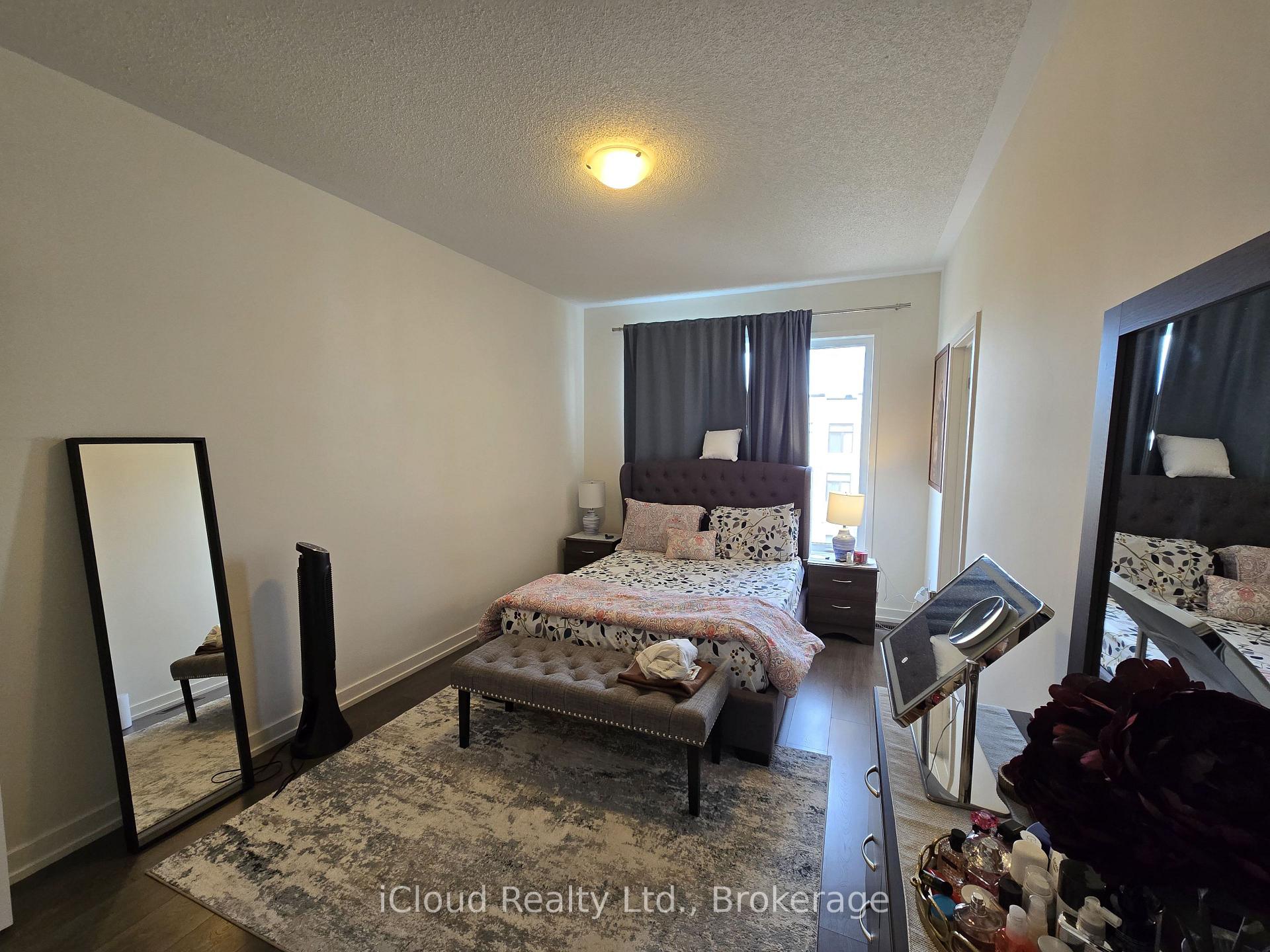 Photo 7 of 168 Squire Crescent, Oakville, Rural Oakville — HOMEH