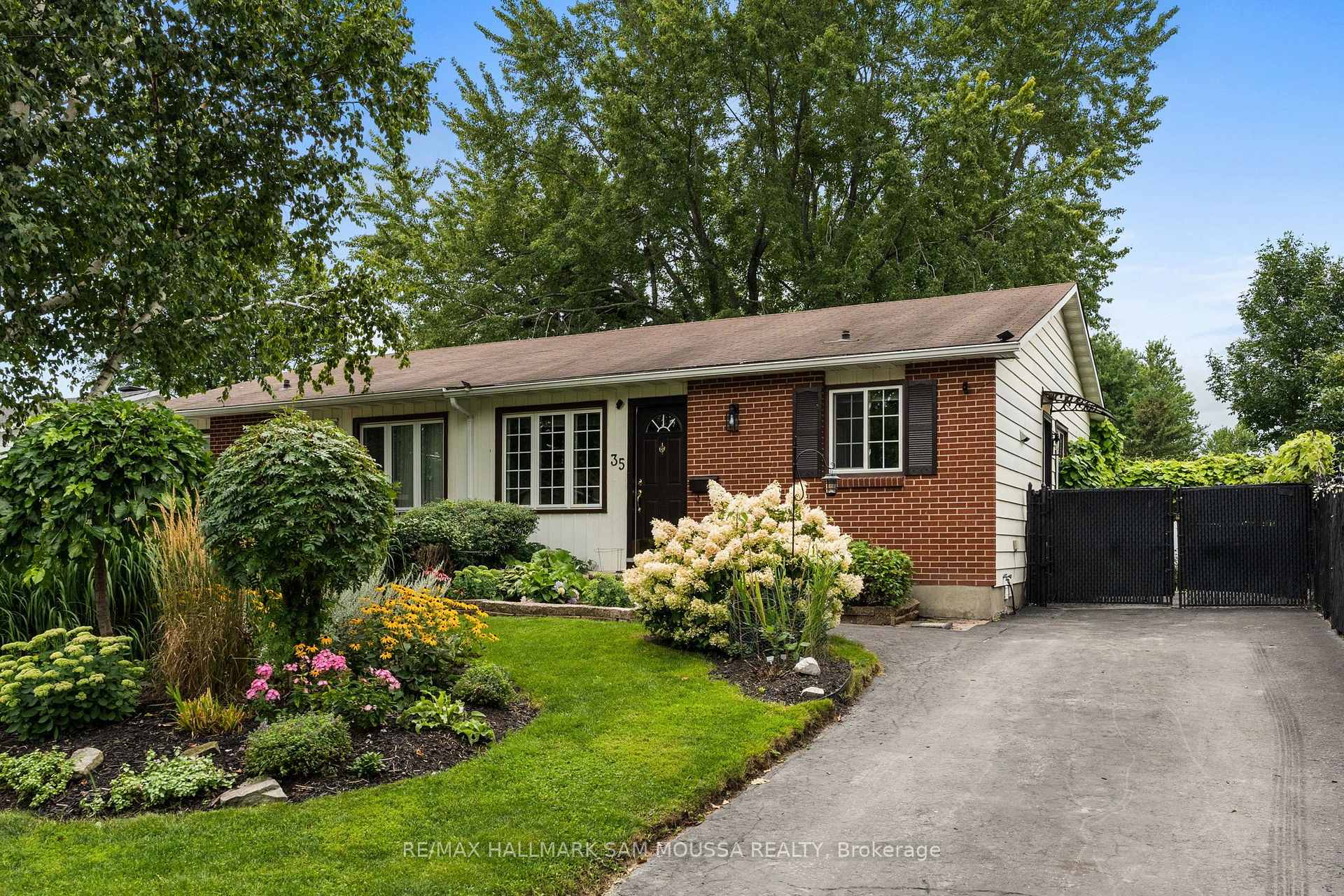 Photo of 35 Ballantrae Way
