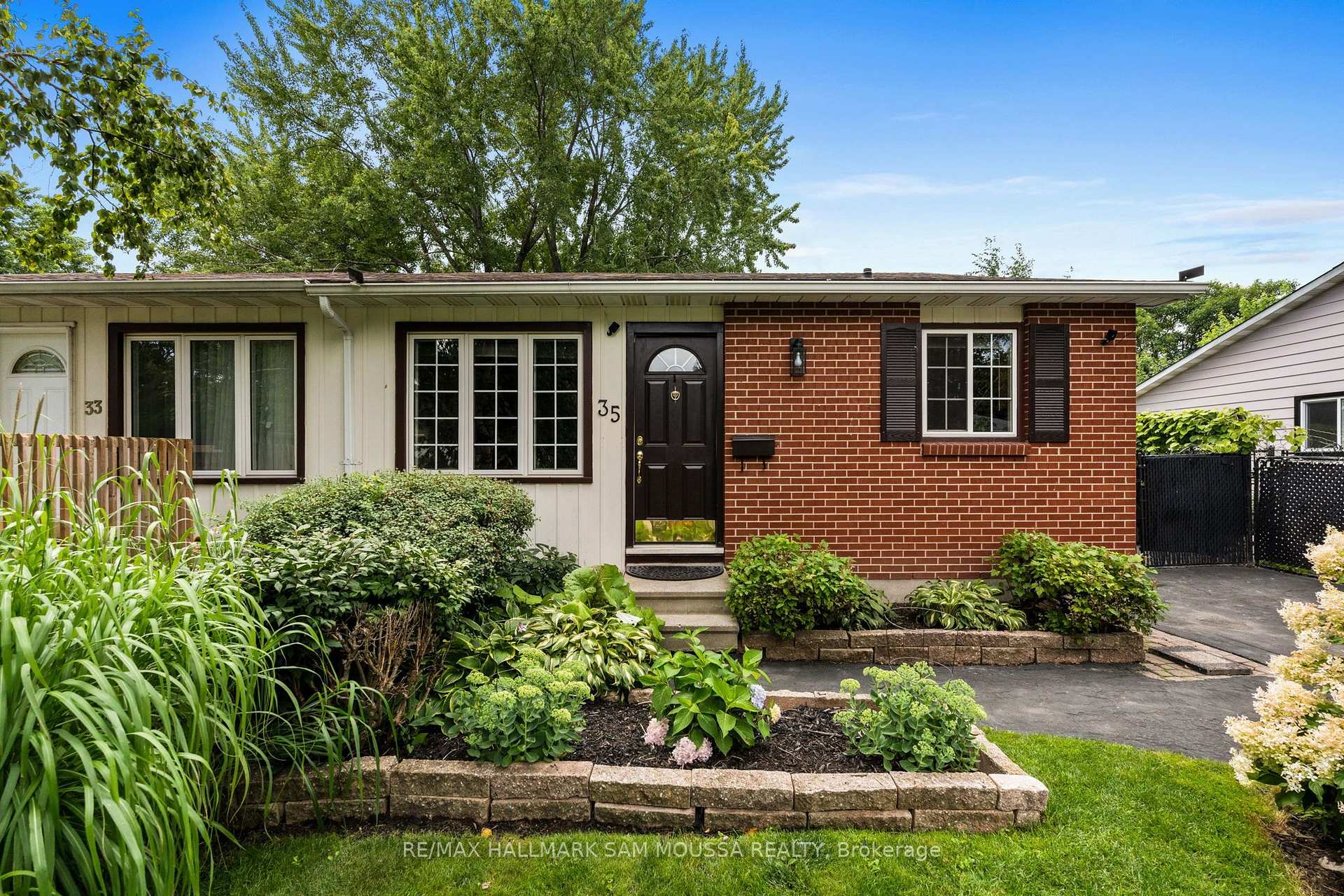 Photo 4 of 35 Ballantrae Way, Ottawa, Kanata - Glencairn/Hazeldean — HOMEH