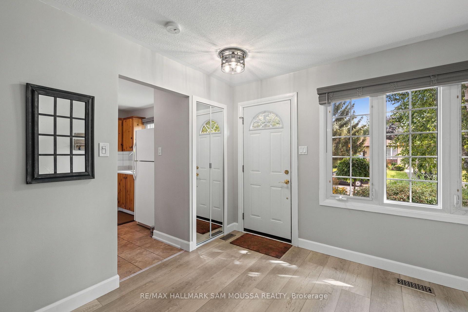Photo 6 of 35 Ballantrae Way, Ottawa, Kanata - Glencairn/Hazeldean — HOMEH