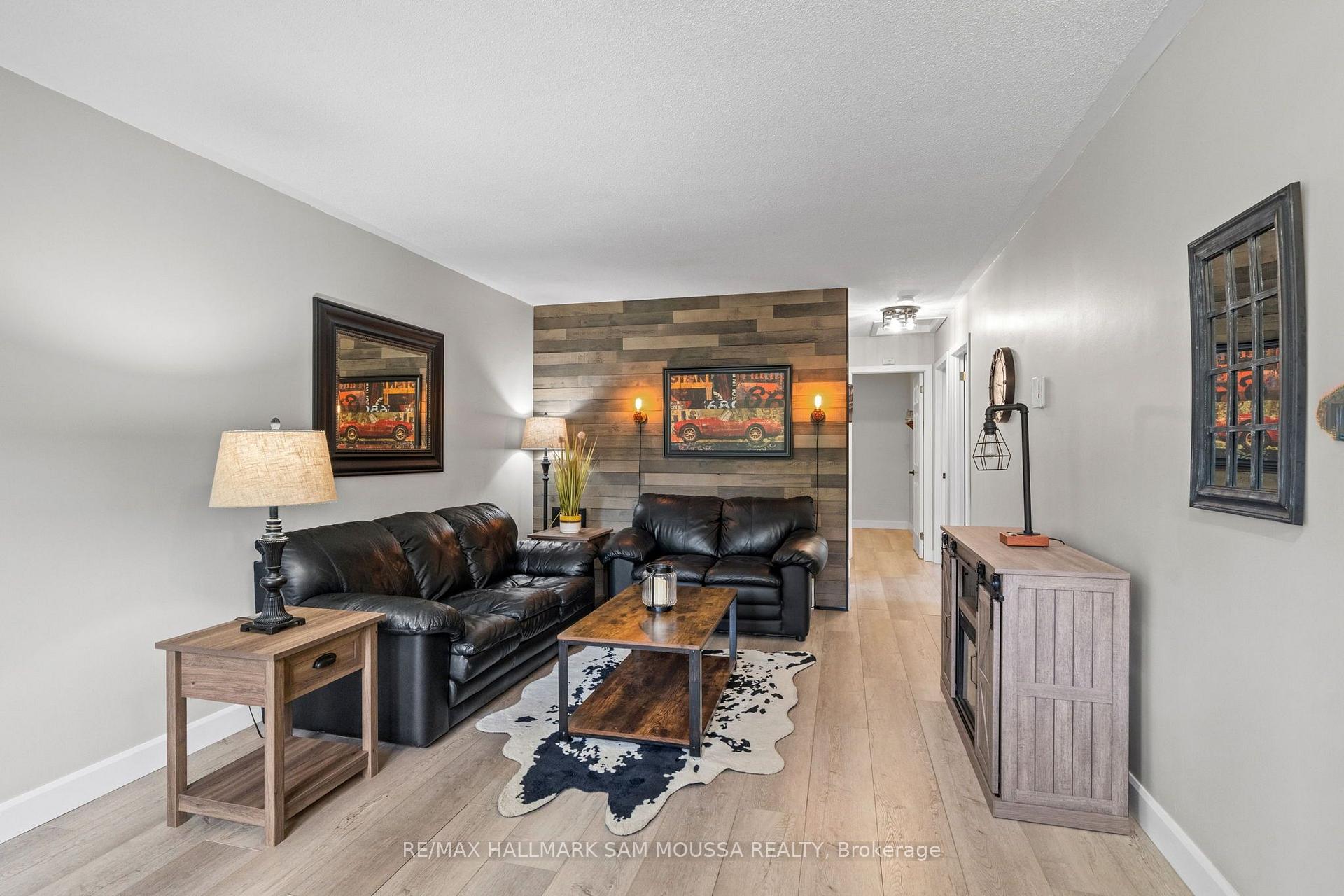 Photo 7 of 35 Ballantrae Way, Ottawa, Kanata - Glencairn/Hazeldean — HOMEH