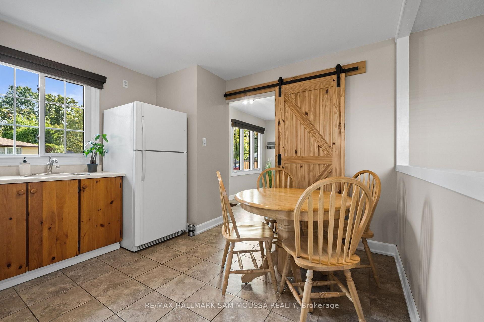 Photo 16 of 35 Ballantrae Way, Ottawa, Kanata - Glencairn/Hazeldean — HOMEH