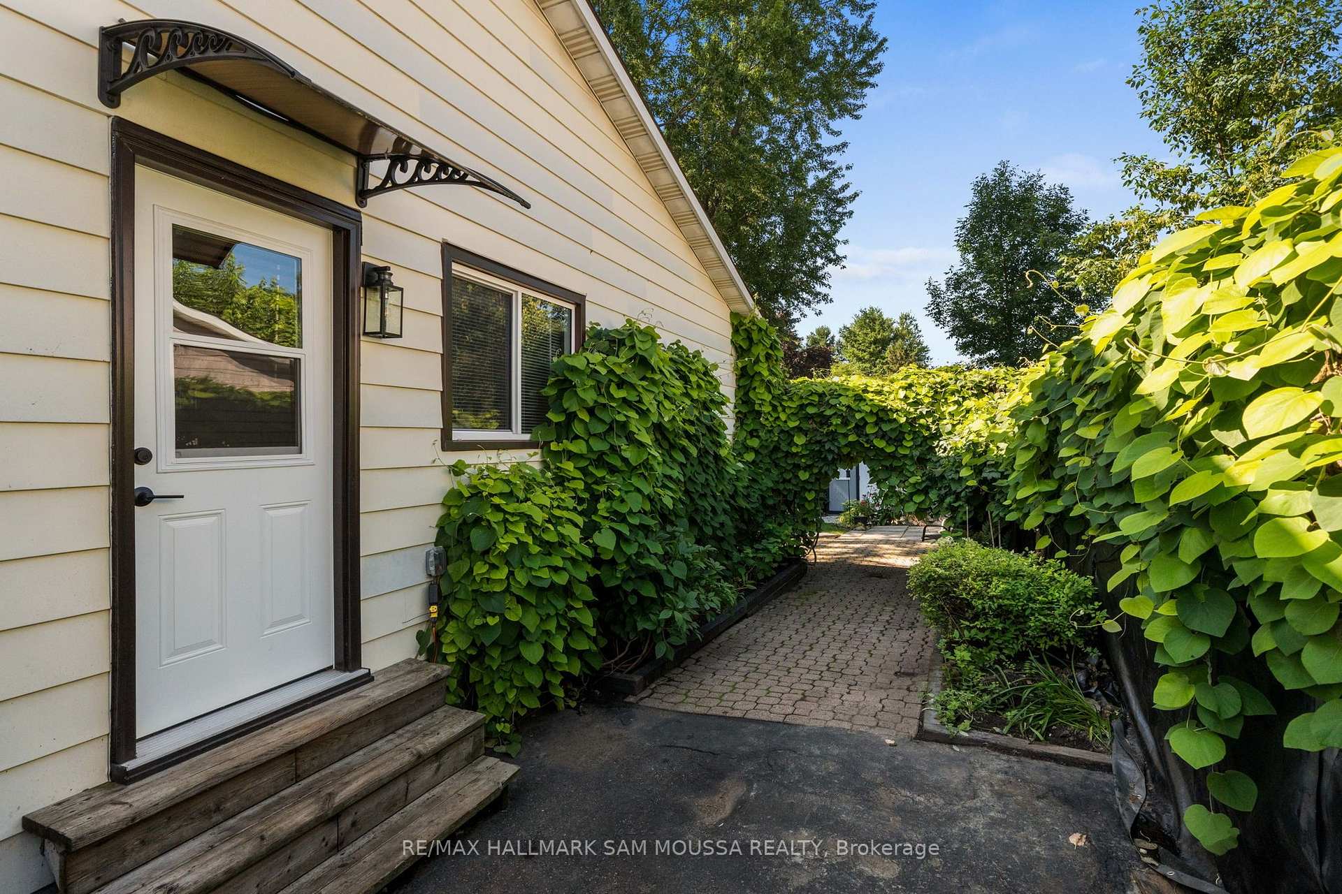 Photo 32 of 35 Ballantrae Way, Ottawa, Kanata - Glencairn/Hazeldean — HOMEH