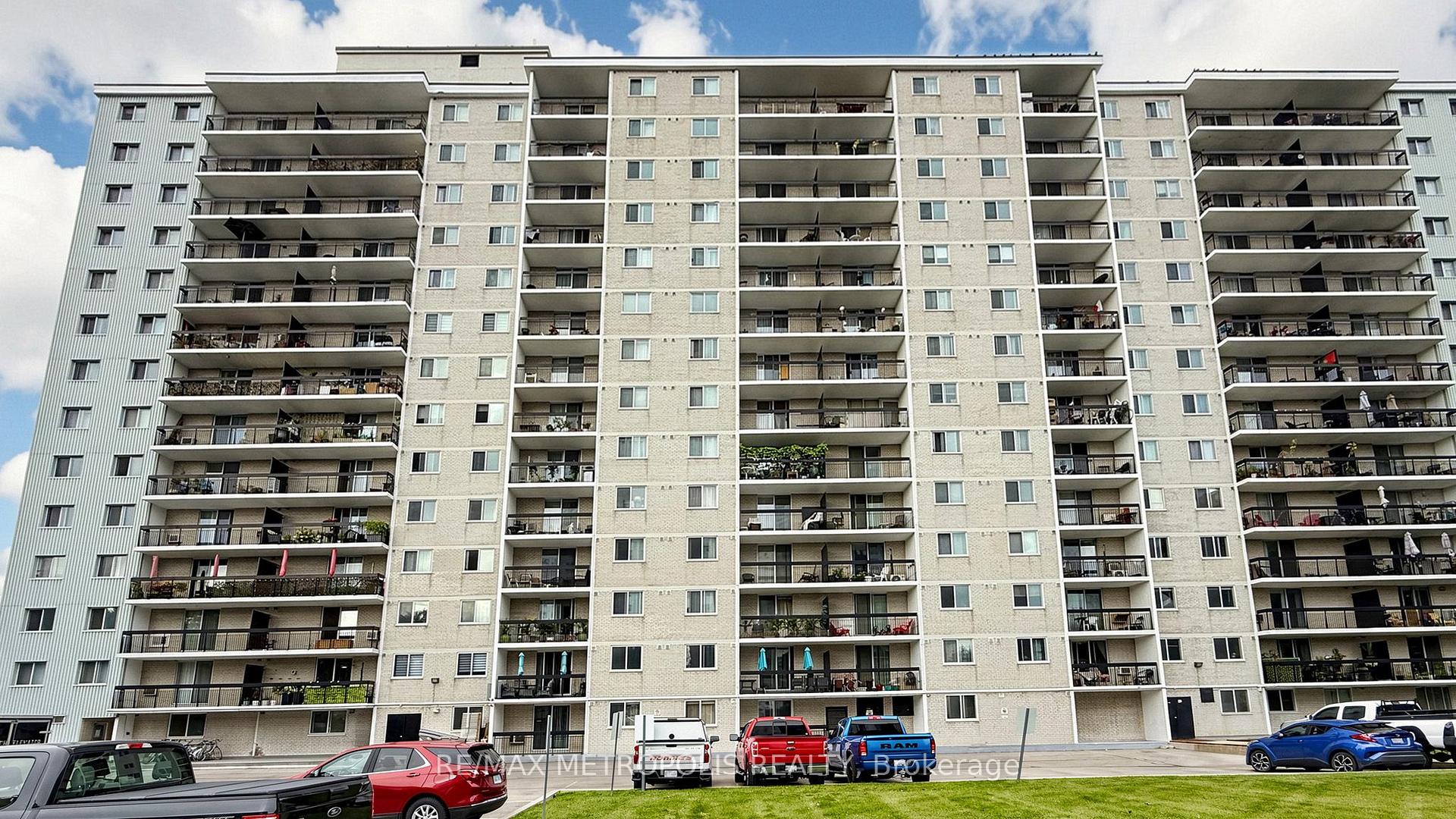 Photo 2 of Unit 310, 1100 Caven Street, Mississauga, Lakeview — HOMEH