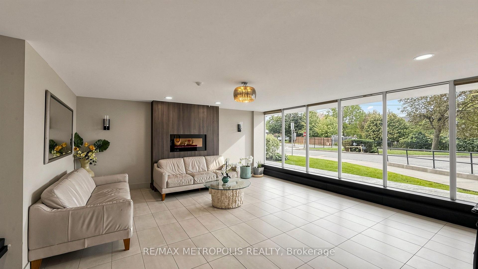 Photo 9 of Unit 310, 1100 Caven Street, Mississauga, Lakeview — HOMEH