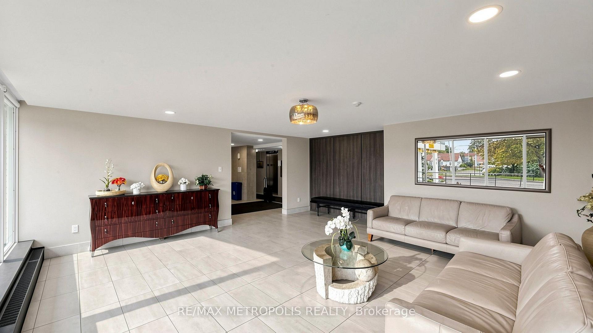 Photo 10 of Unit 310, 1100 Caven Street, Mississauga, Lakeview — HOMEH