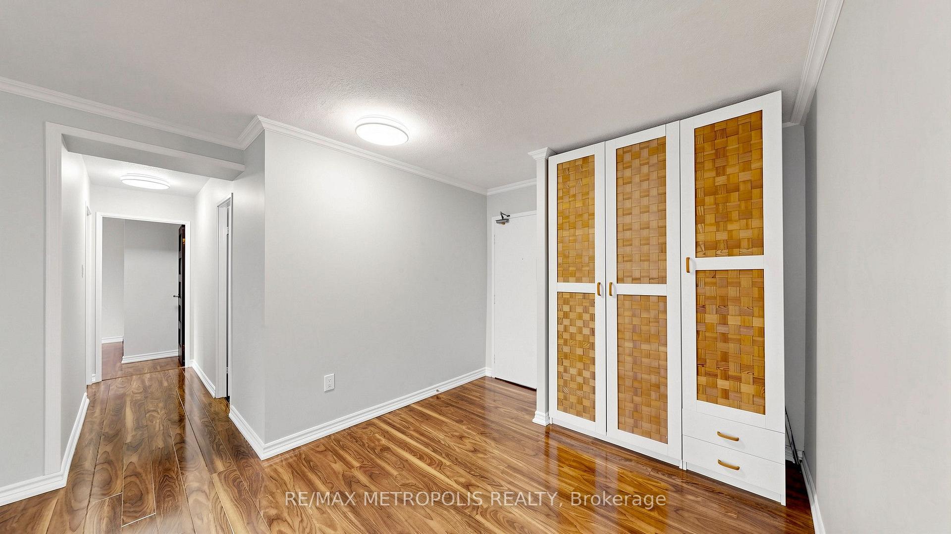 Photo 13 of Unit 310, 1100 Caven Street, Mississauga, Lakeview — HOMEH