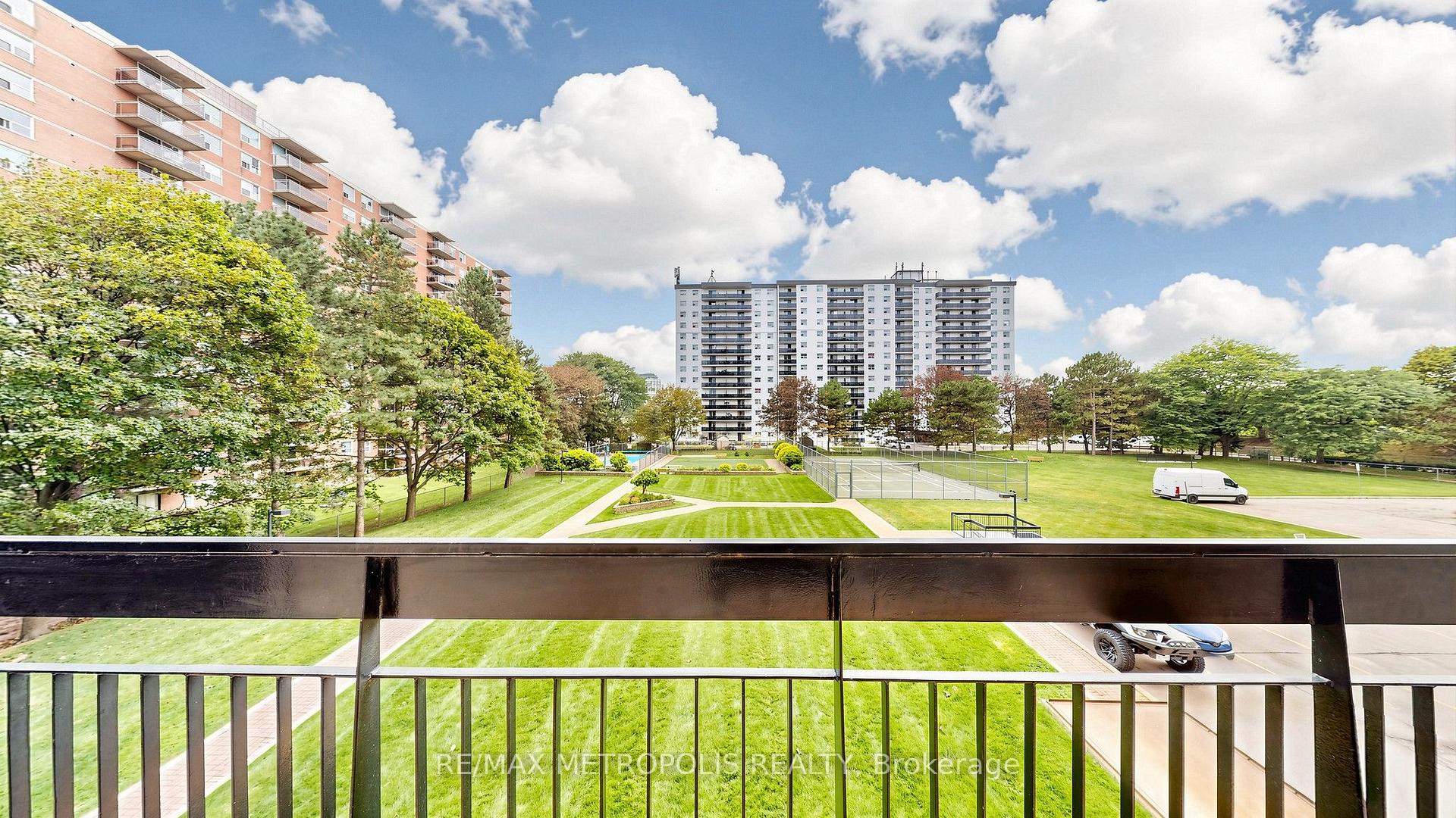 Photo 42 of Unit 310, 1100 Caven Street, Mississauga, Lakeview — HOMEH