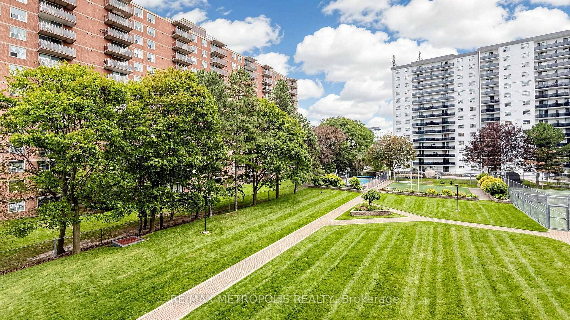 Photo 46 of Unit 310, 1100 Caven Street, Mississauga, Lakeview — HOMEH