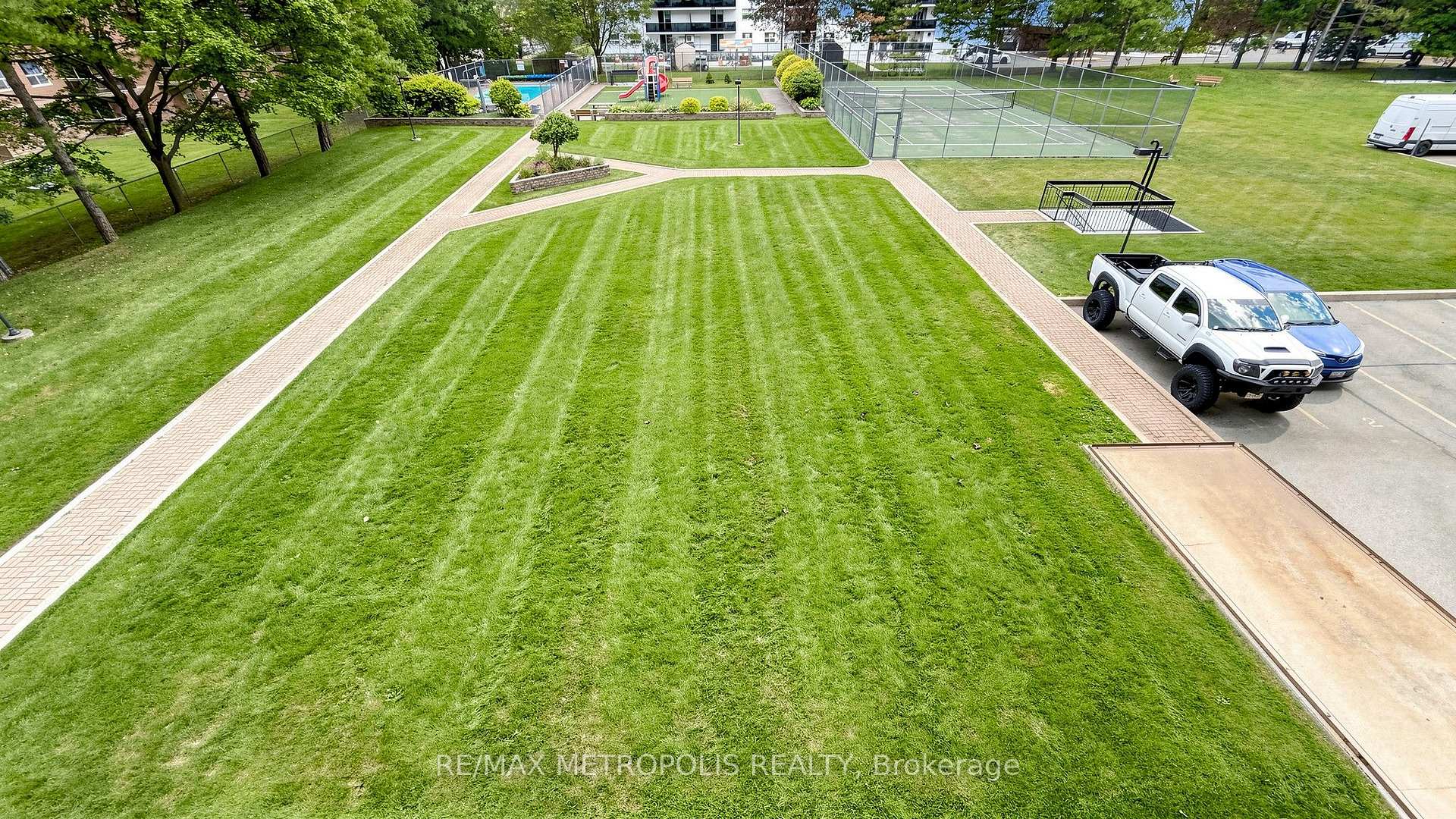 Photo 49 of Unit 310, 1100 Caven Street, Mississauga, Lakeview — HOMEH