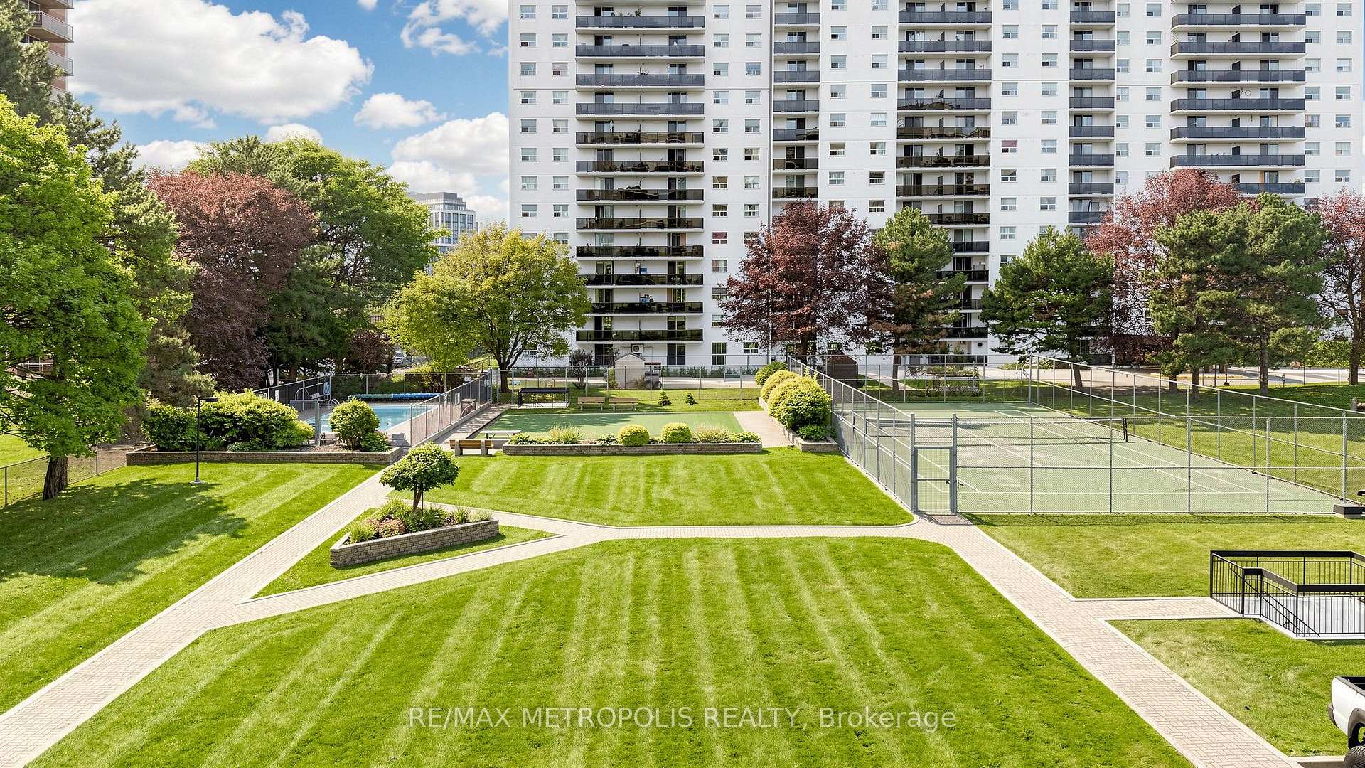 Photo 50 of Unit 310, 1100 Caven Street, Mississauga, Lakeview — HOMEH