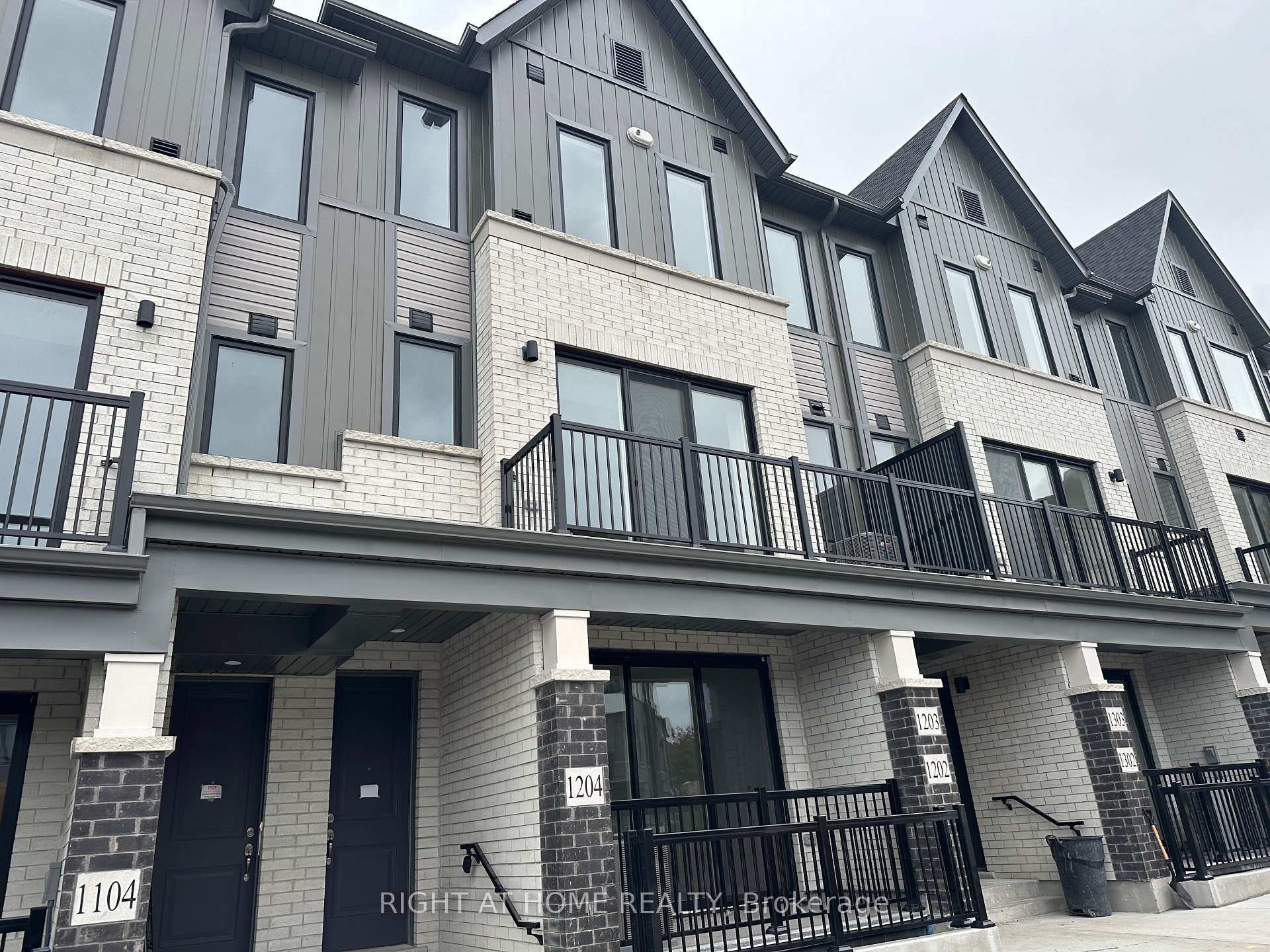 Photo of Unit 1204, 160 Densmore Road